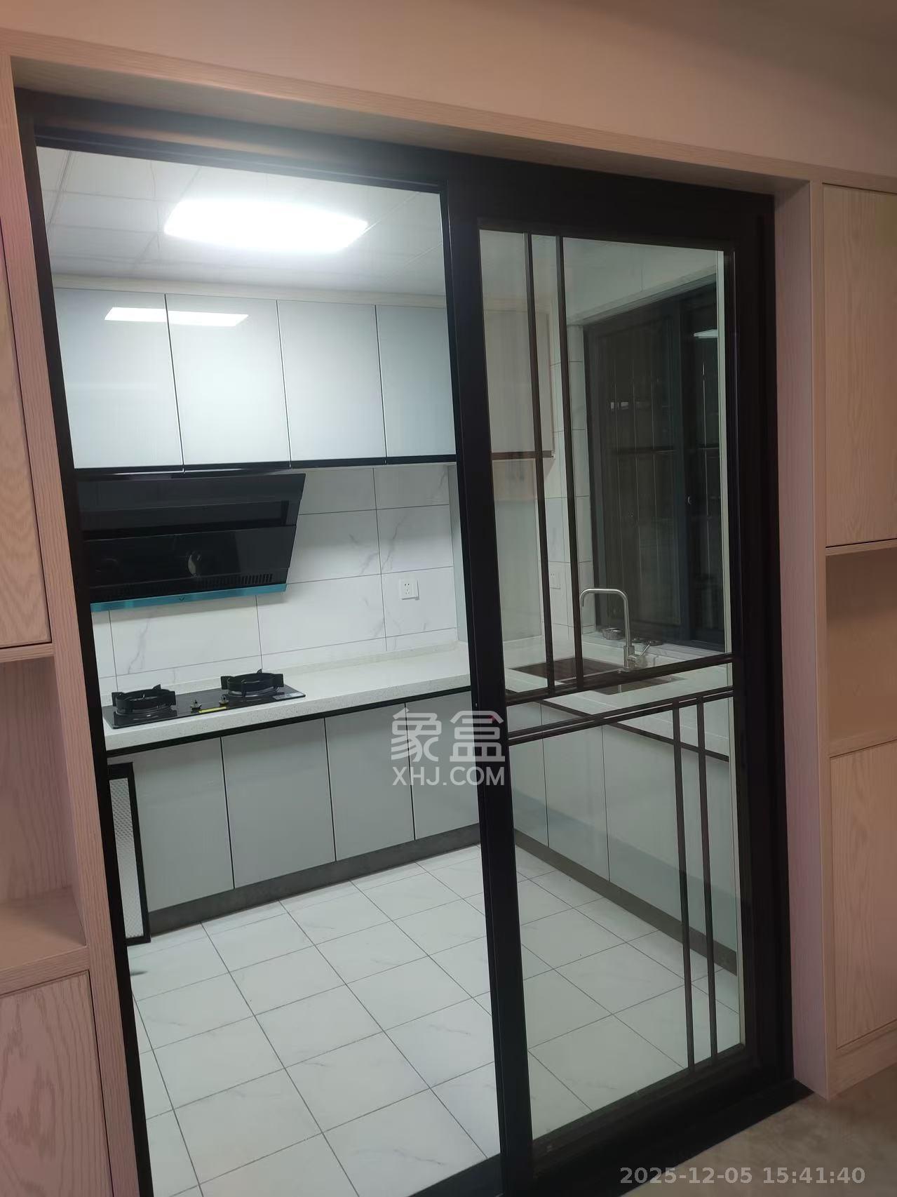 星城新宇川河苑  3室2厅2卫    2400.0元/月室内图