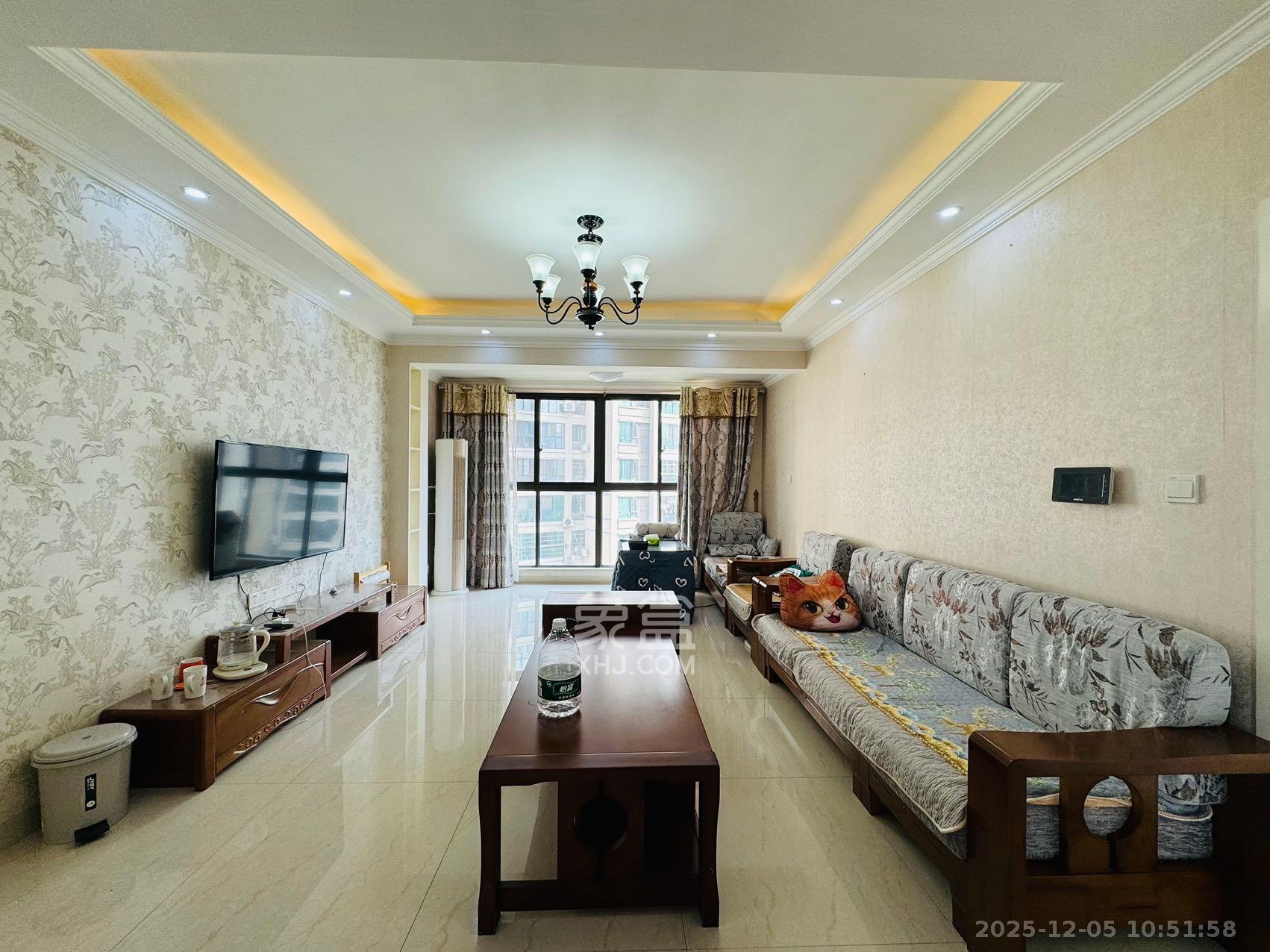 滨江一号（丰泰花园）  3室2厅1卫    2000.0元/月