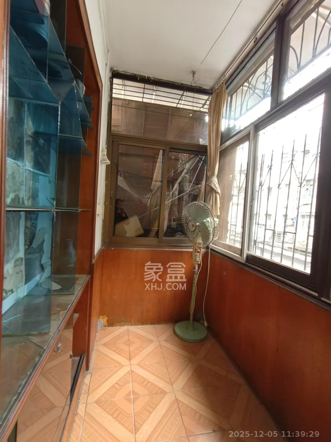 人民新村 2室1厅1卫 1500.0元/月 人民新村 2室1厅1卫 1500.0元/月室内图