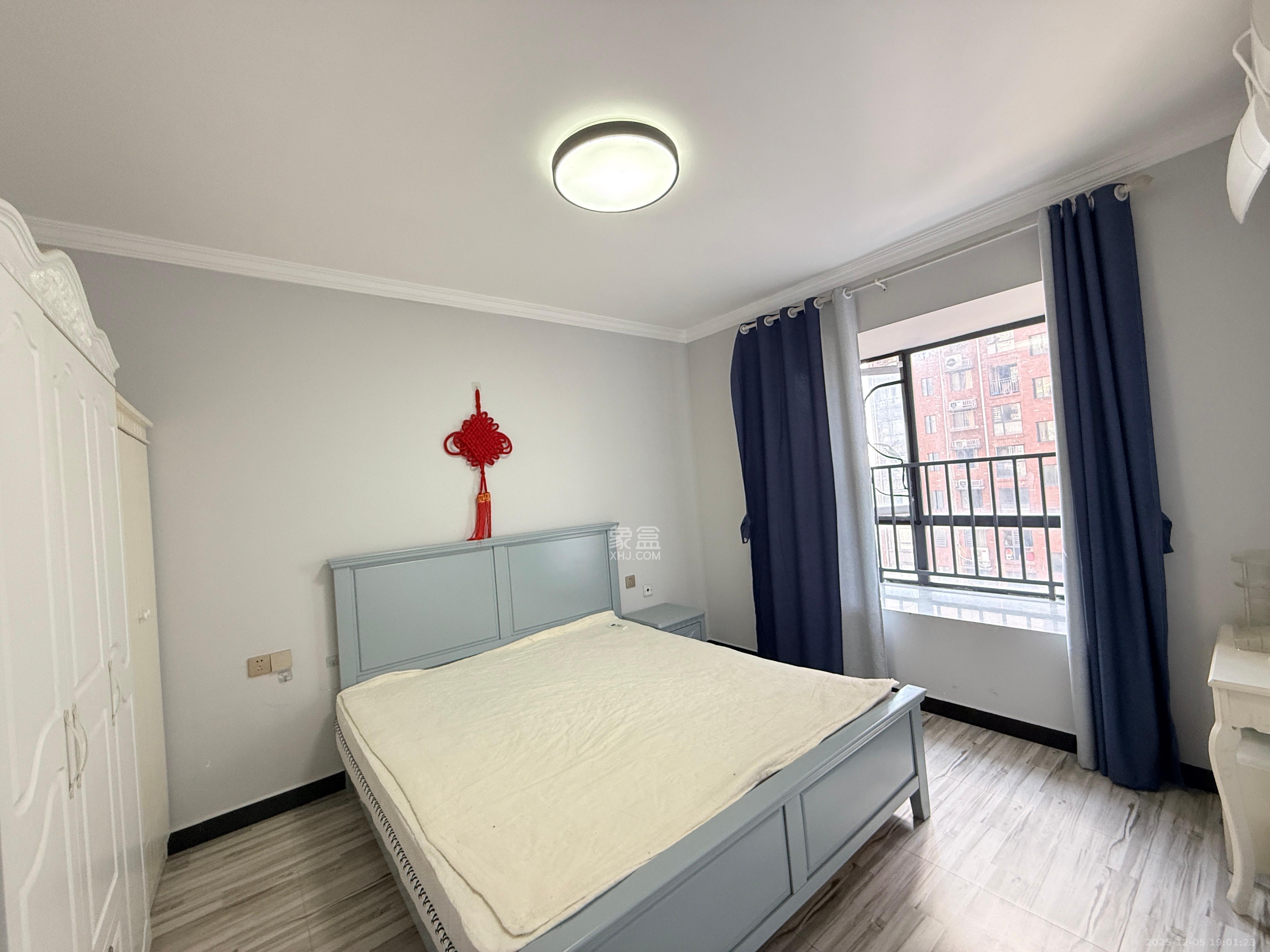 半山壹号  3室2厅2卫    2800.0元/月室内图