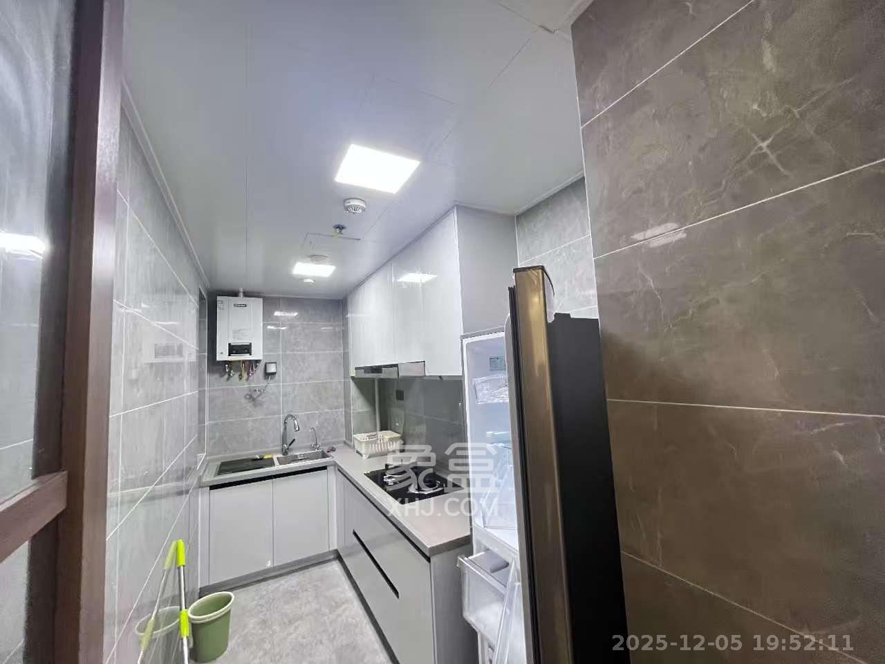 卓越中寰 3室2厅2卫 4300.0元/月 卓越中寰 3室2厅2卫 4300.0元/月室内图