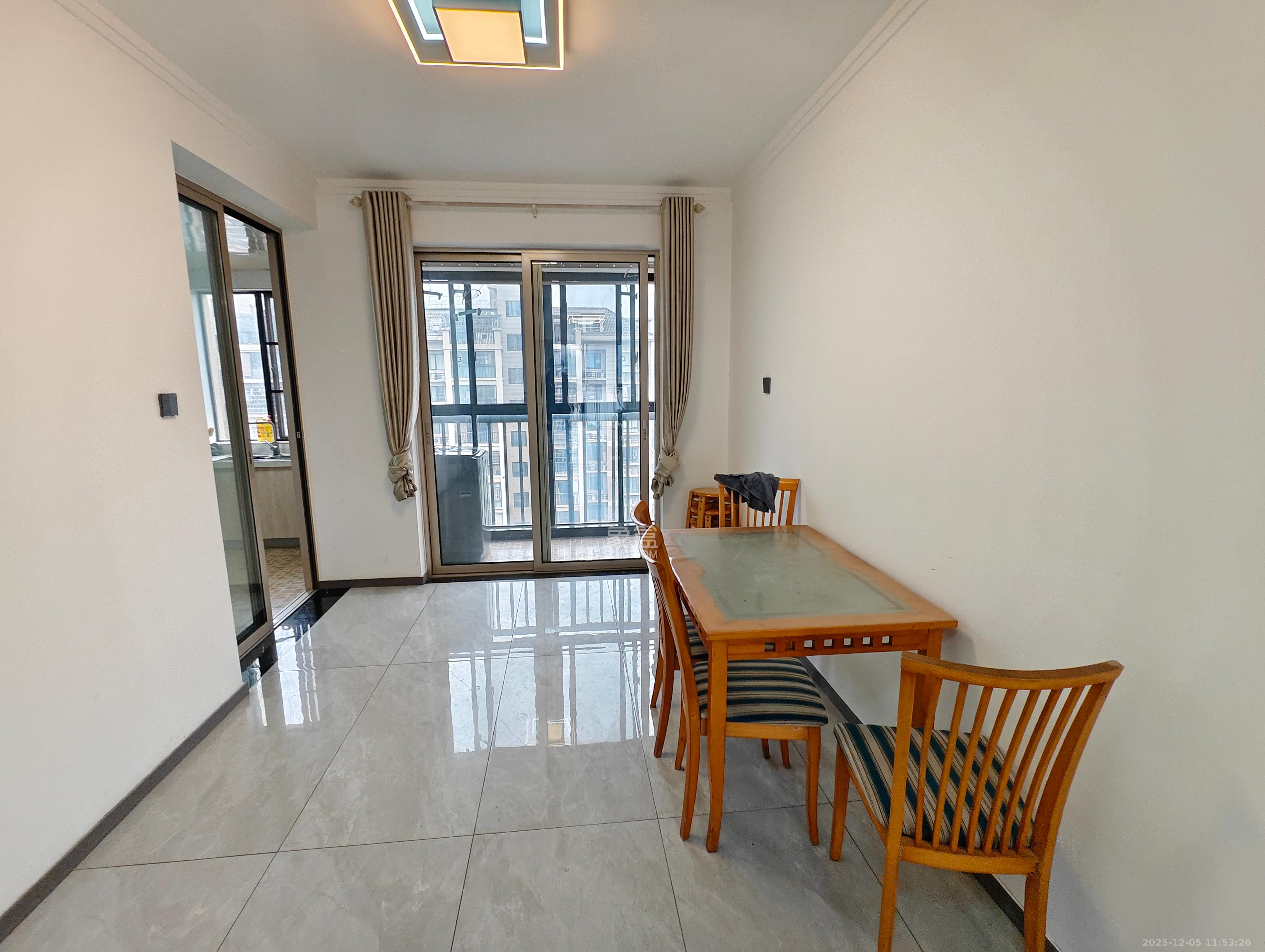 三江花中城 3室2厅2卫 3000.0元/月 三江花中城 3室2厅2卫 3000.0元/月室内图