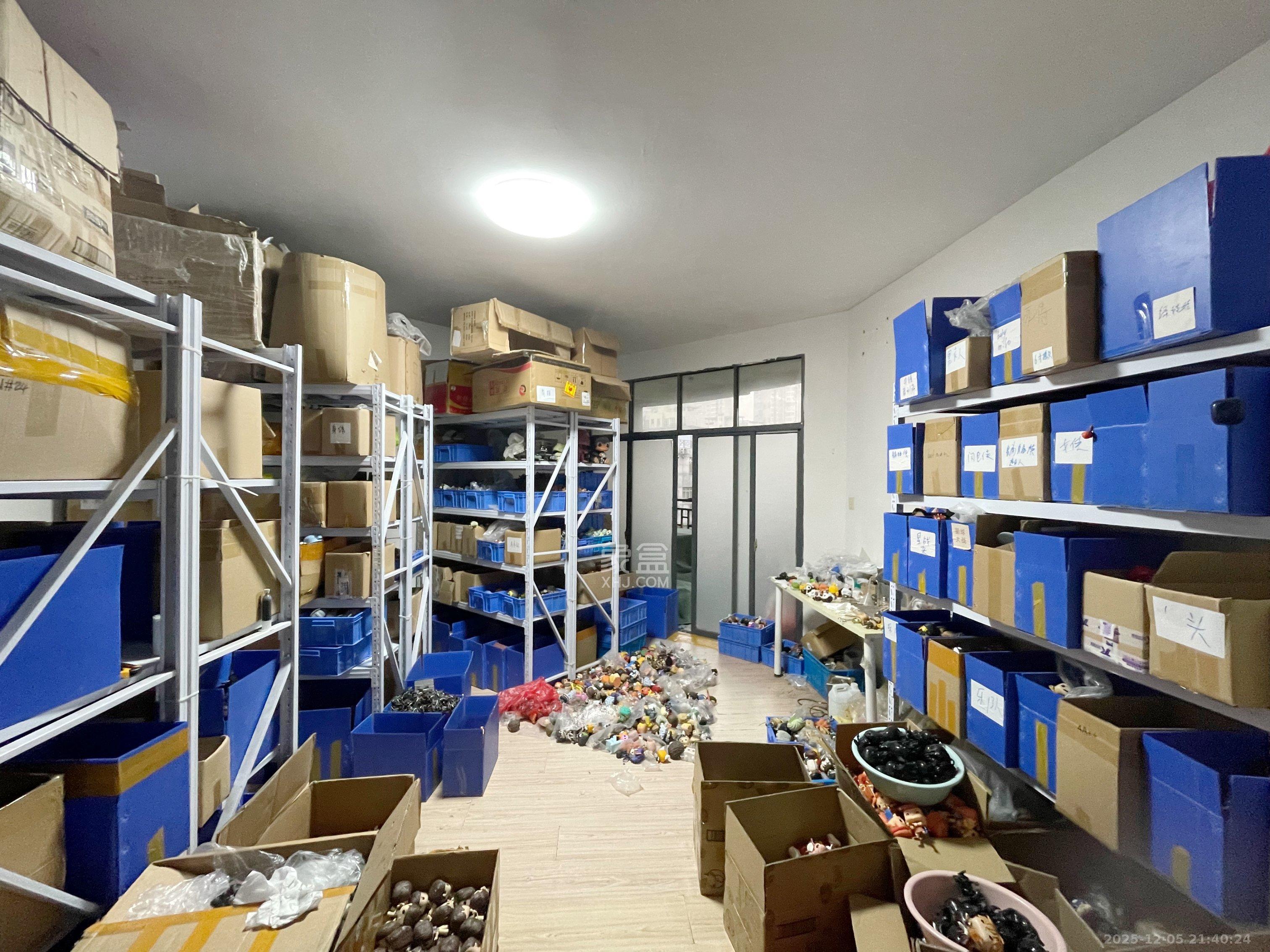 顺天黄金海岸  3室2厅2卫    2000.0元/月