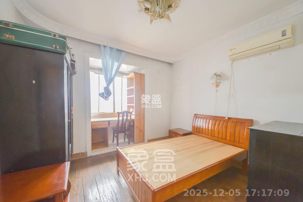 长岭水电八局宿舍 2室1厅1卫 1400.0元/月 长岭水电八局宿舍 2室1厅1卫 1400.0元/月室内图