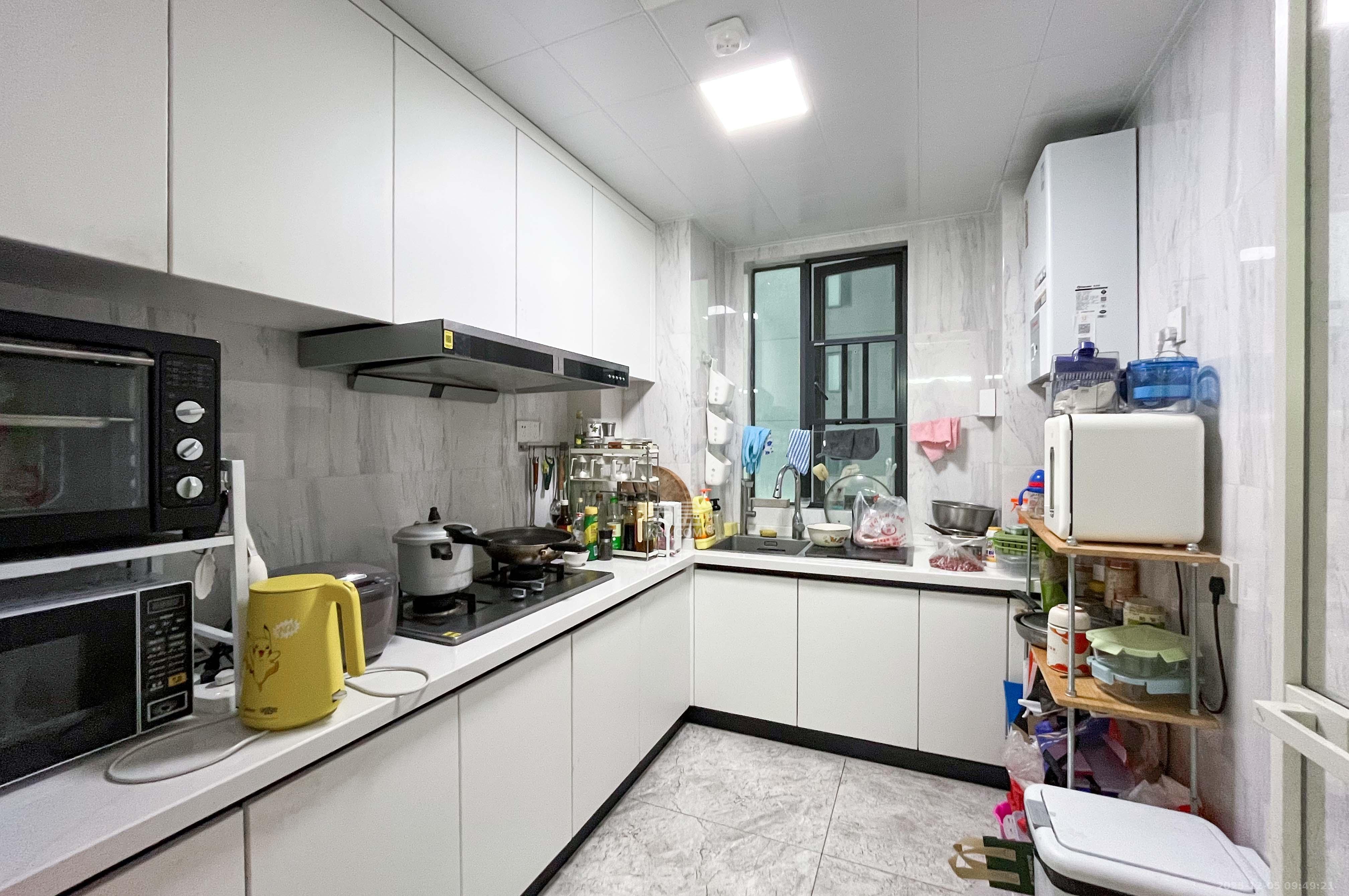 旭辉都会山  3室2厅2卫    176.8万厨房