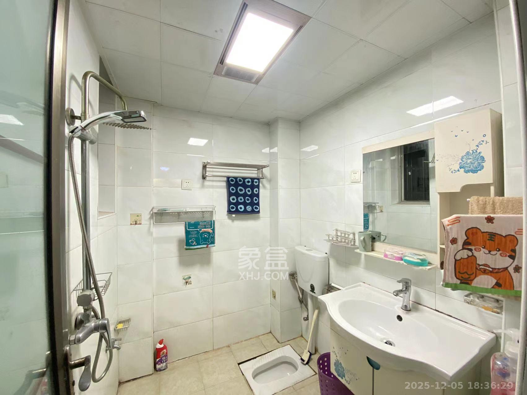 合平安置小区(东方国际石材城) 3室2厅1卫 1600.0元/月 合平安置小区(东方国际石材城) 3室2厅1卫 1600.0元/月室内图