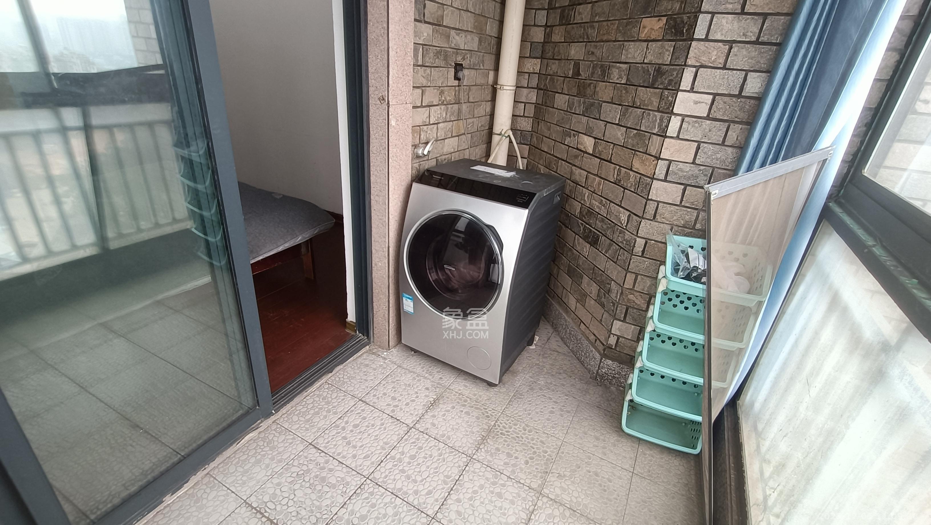 锦绣世纪  2室1厅1卫    2400.0元/月室内图