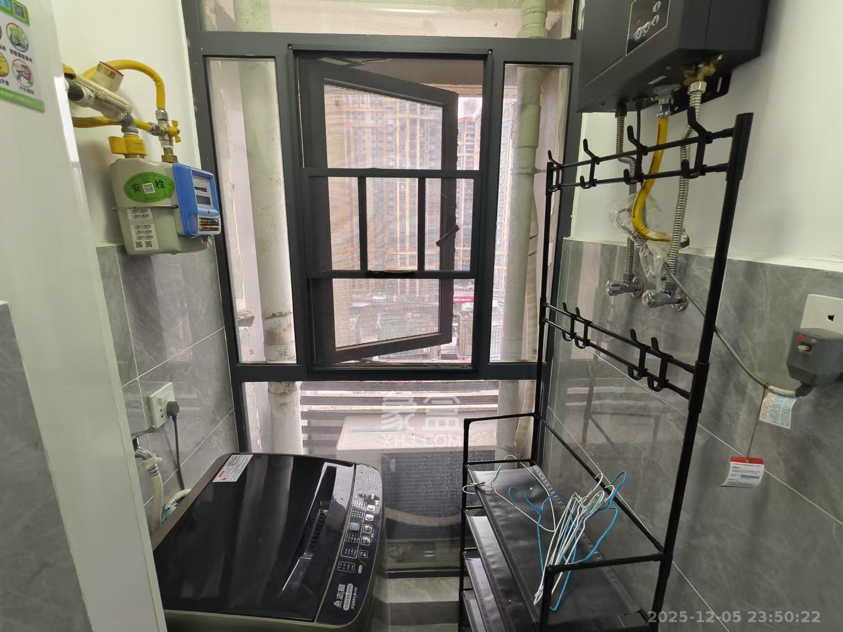 天健城  1室1厅1卫    2200.0元/月室内图