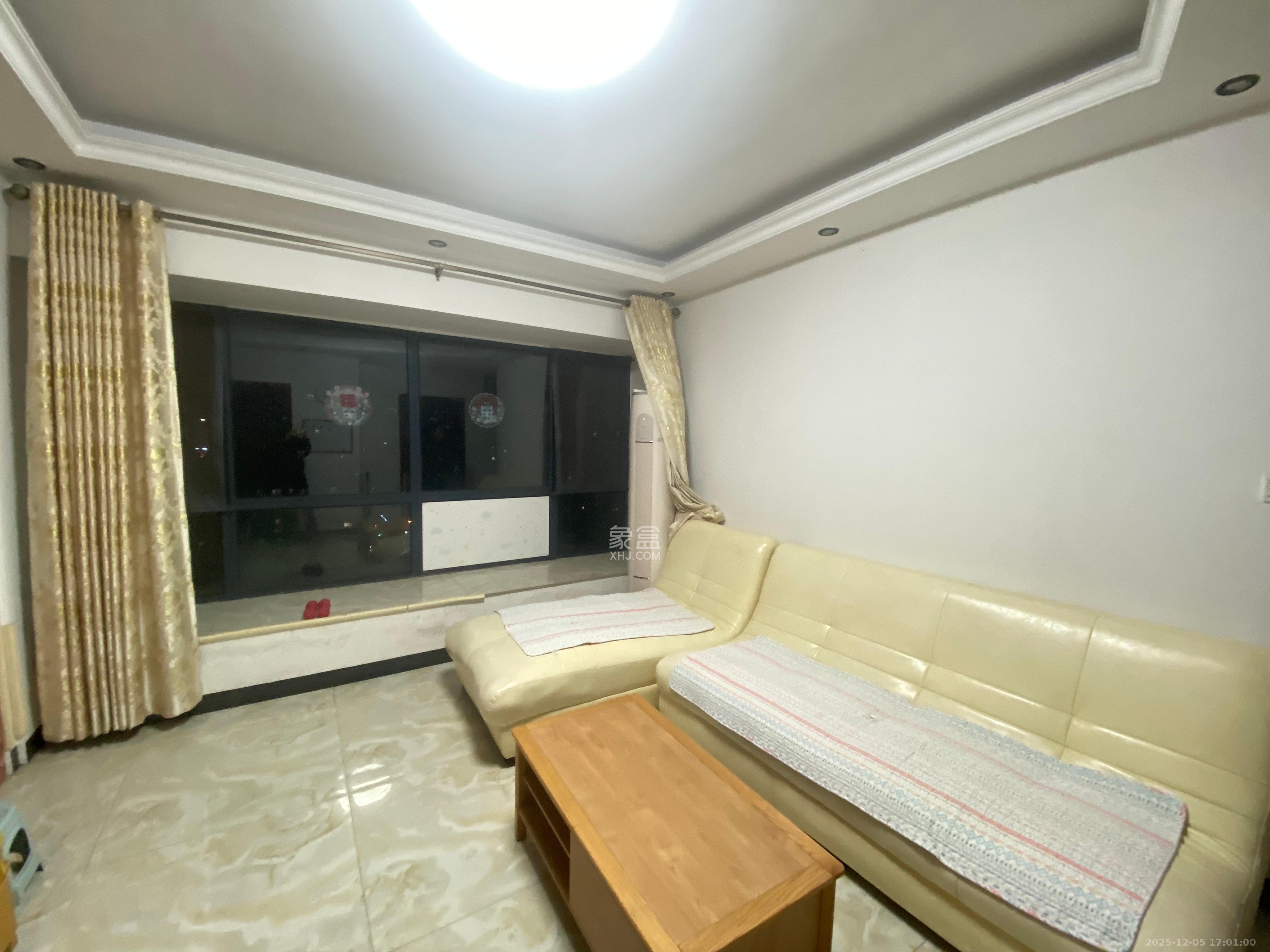 瑞都豪庭  3室2厅1卫    2300.0元/月室内图1