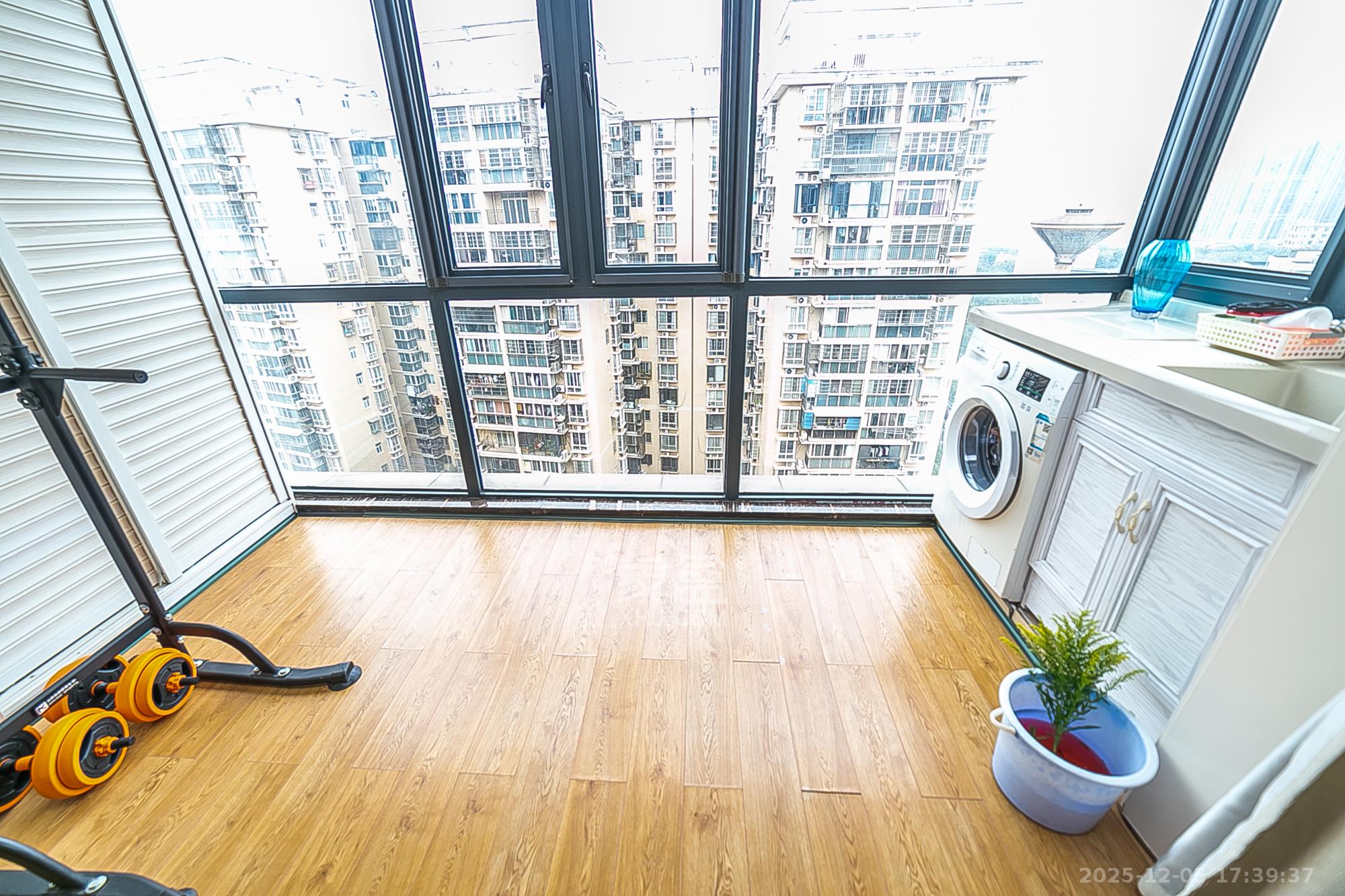 金碧文华 3室2厅2卫 93.0万 金碧文华 3室2厅2卫 93.0万其他