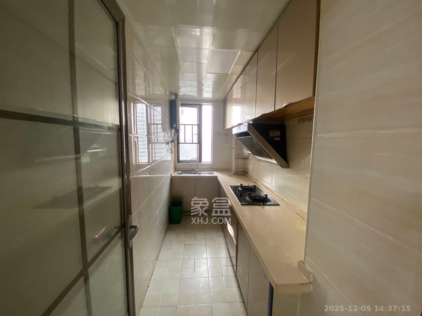 保利西海岸B区  3室2厅2卫    3300.0元/月室内图