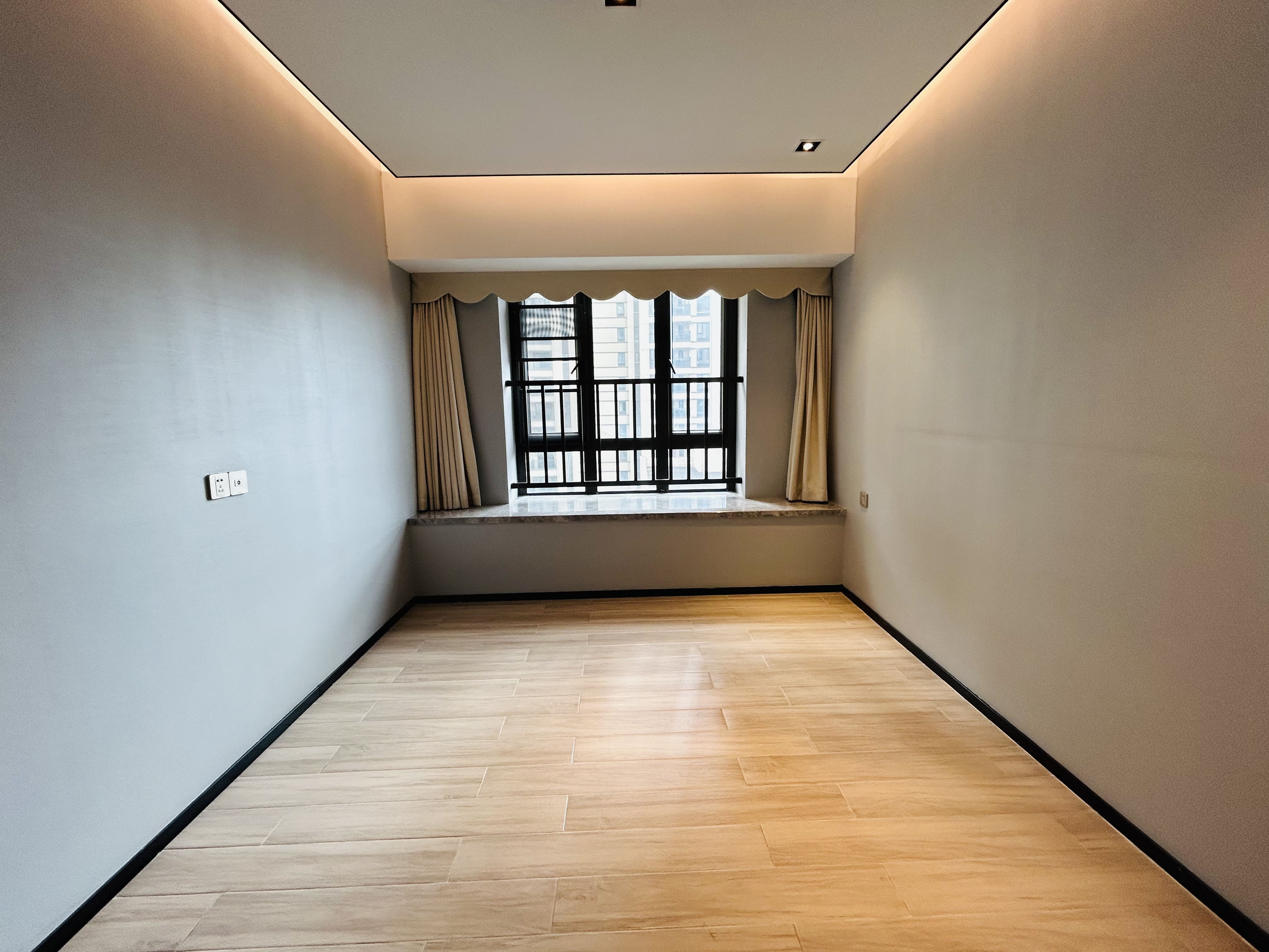 融创海口一号  3室2厅2卫    4300.0元/月室内图