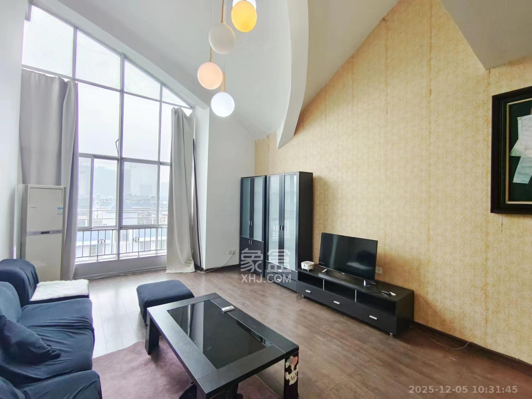 新世纪家园  3室2厅2卫    2800.0元/月室内图