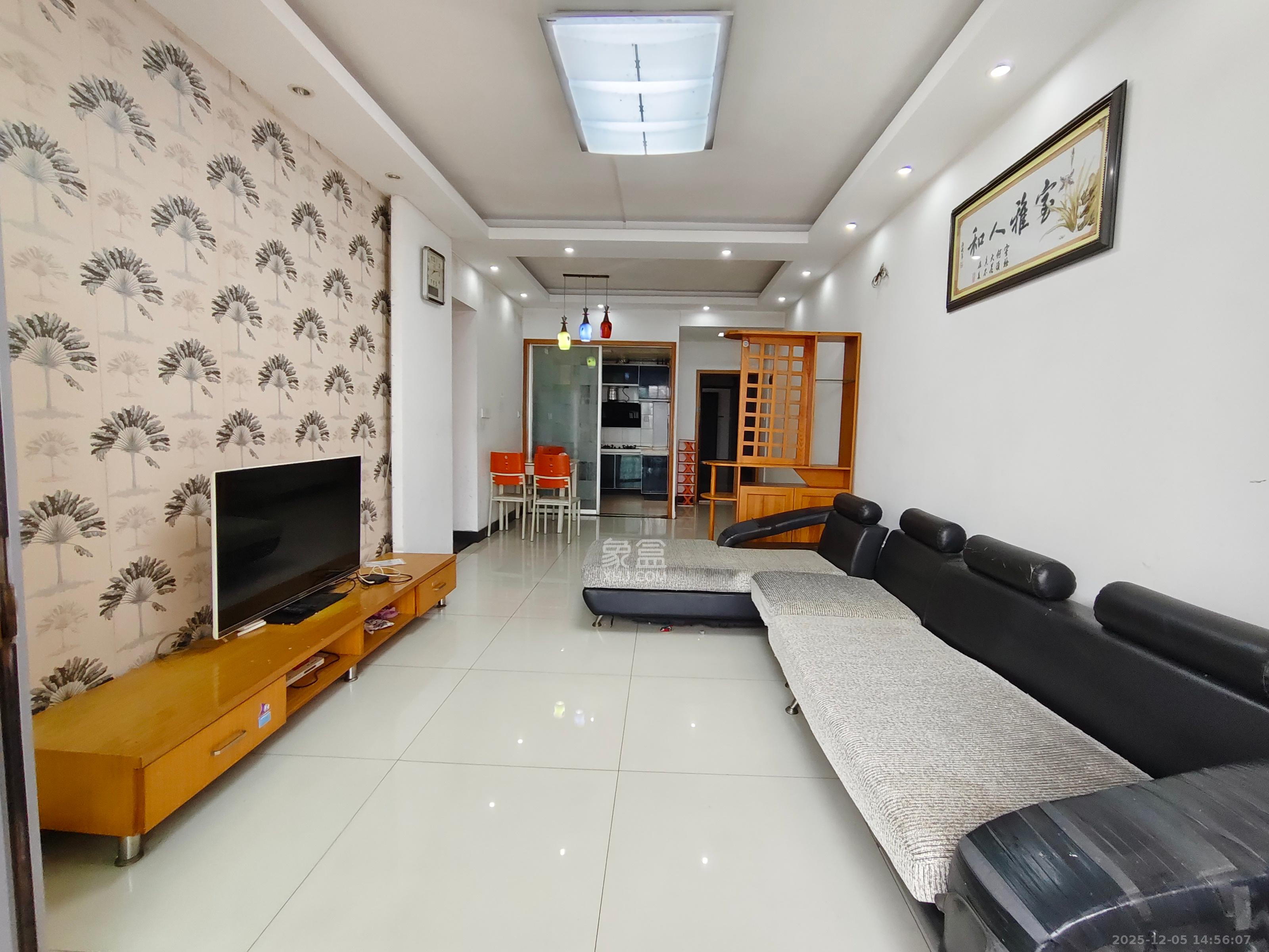 银港水晶城 2室2厅1卫 2200.0元/月 银港水晶城 2室2厅1卫 2200.0元/月室内图