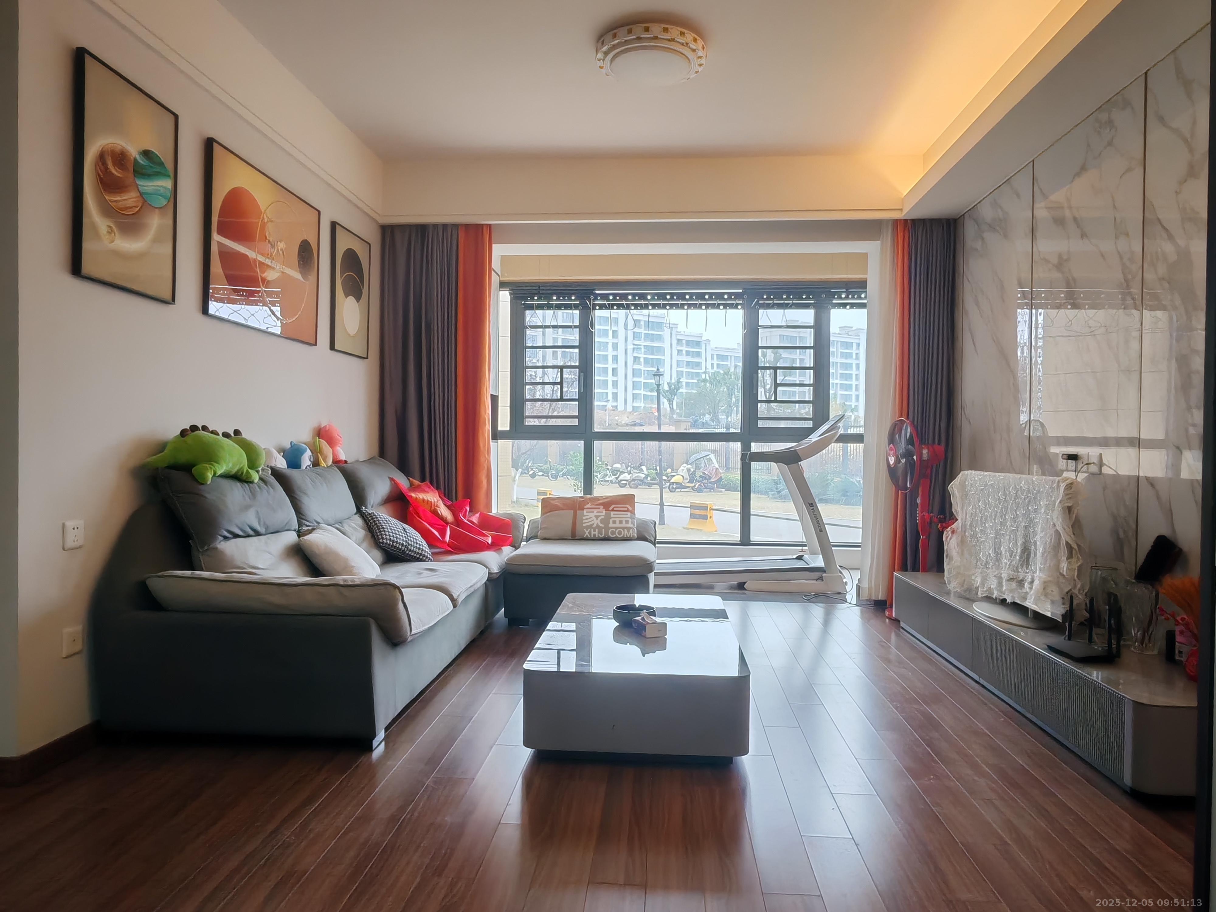 保利香槟国际  4室2厅2卫    2500.0元/月