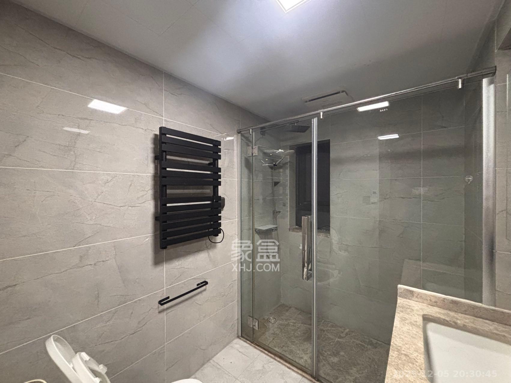 万科里金域滨江  4室1厅2卫    5000.0元/月室内图