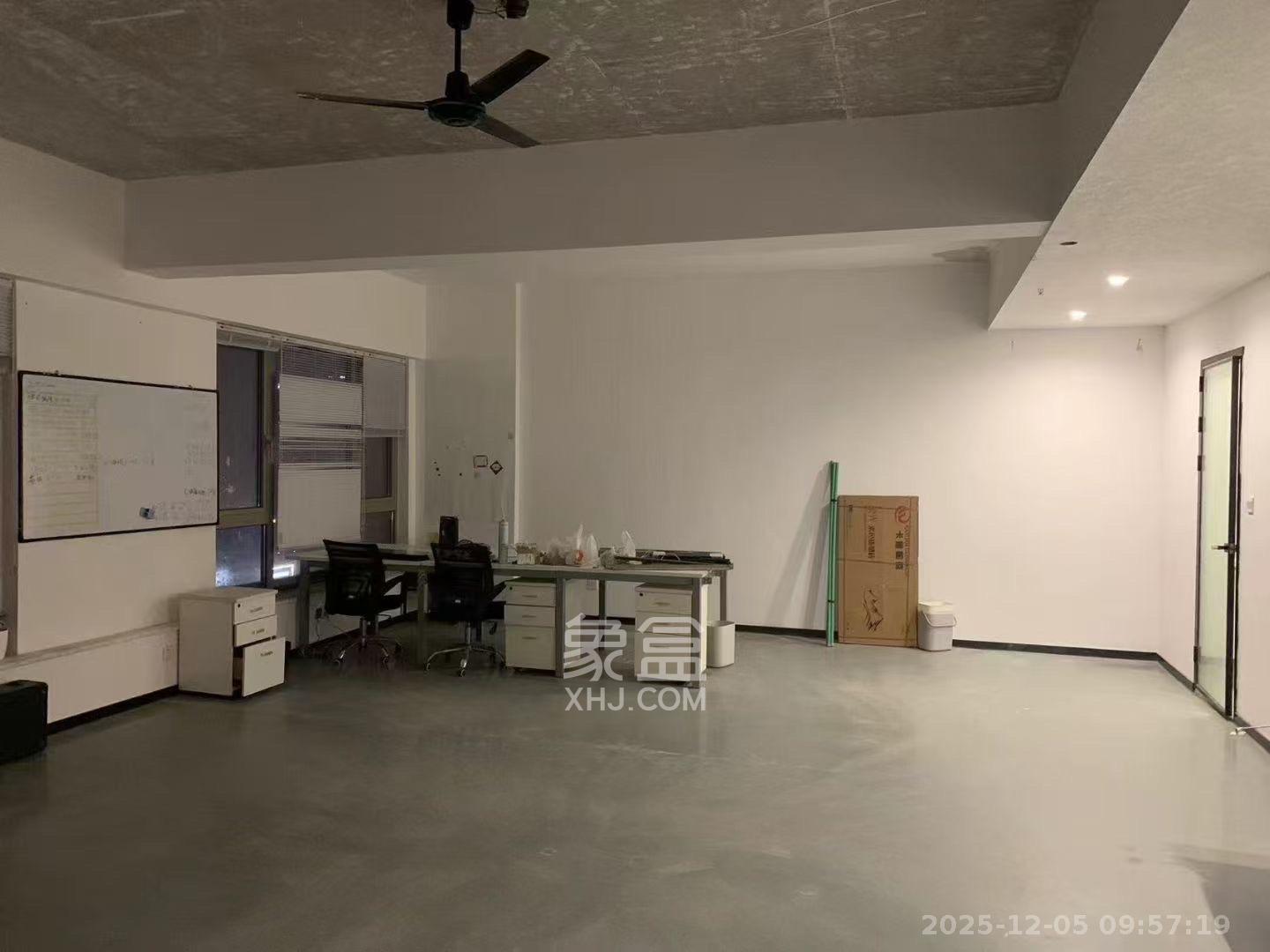 梅溪湖金茂湾  2室1厅1卫    14000.0元/月