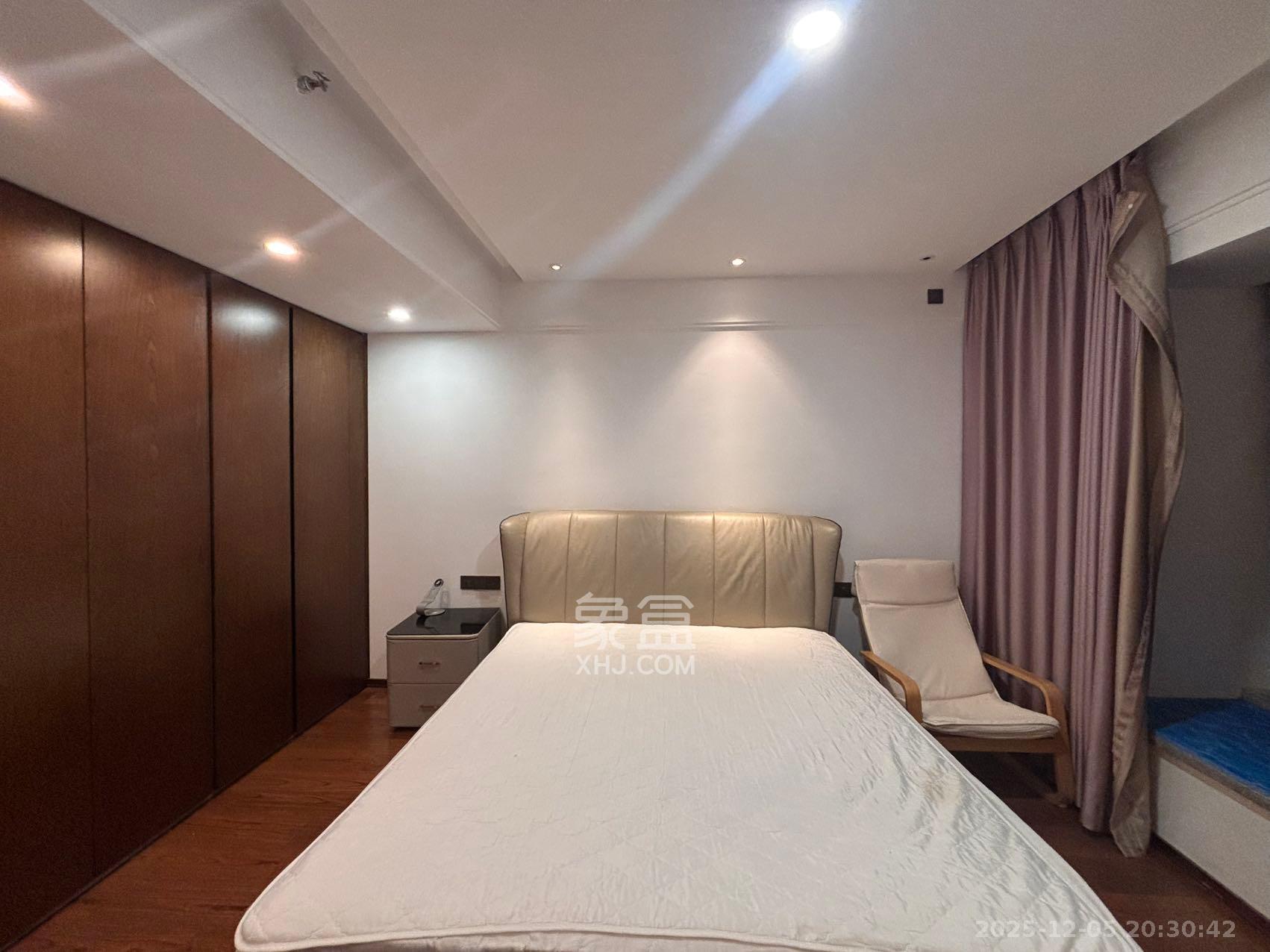 万科里金域滨江  4室1厅2卫    5000.0元/月室内图