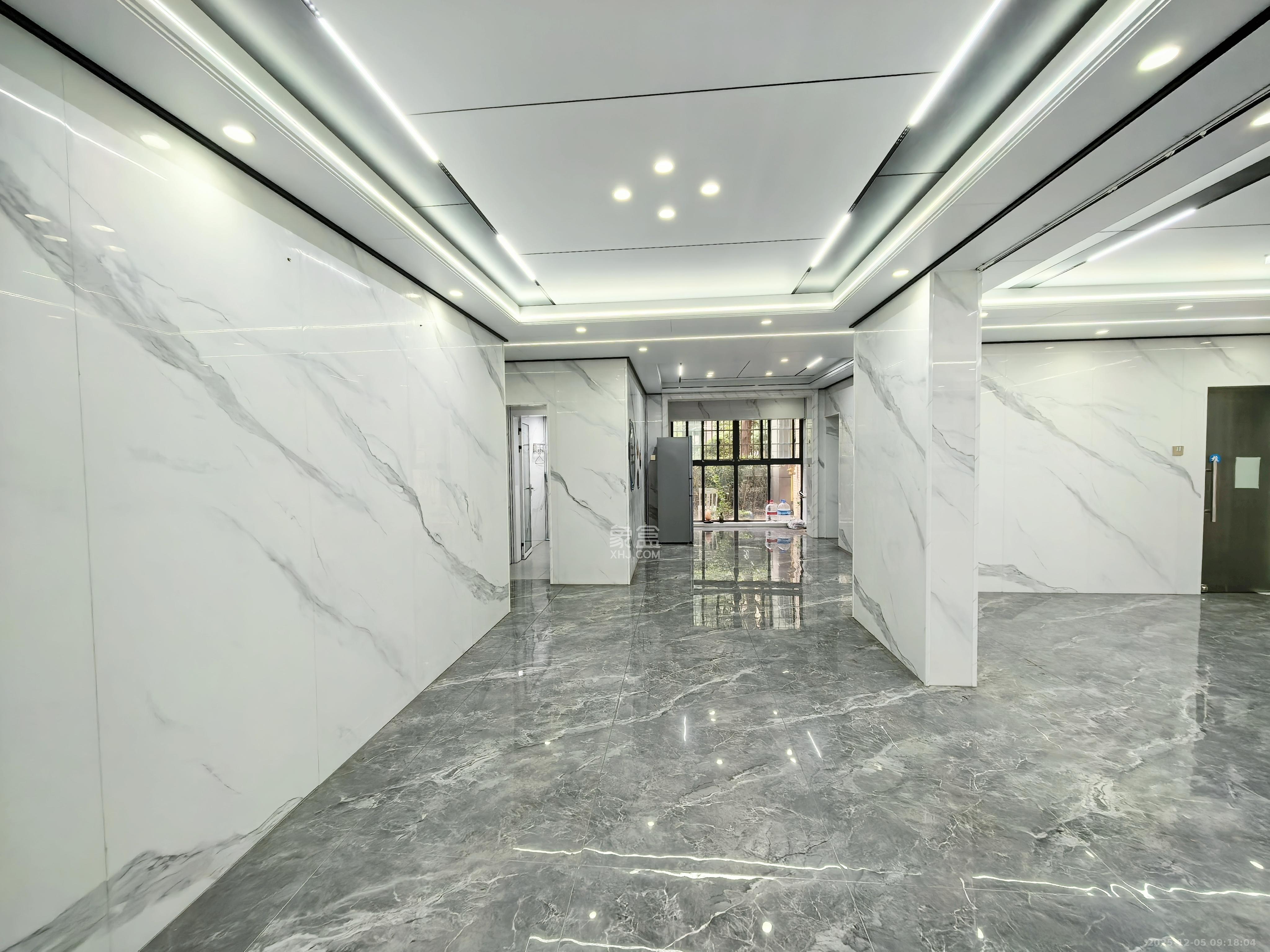 中城丽景香山园 3室2厅2卫 3500.0元/月 中城丽景香山园 3室2厅2卫 3500.0元/月室内图