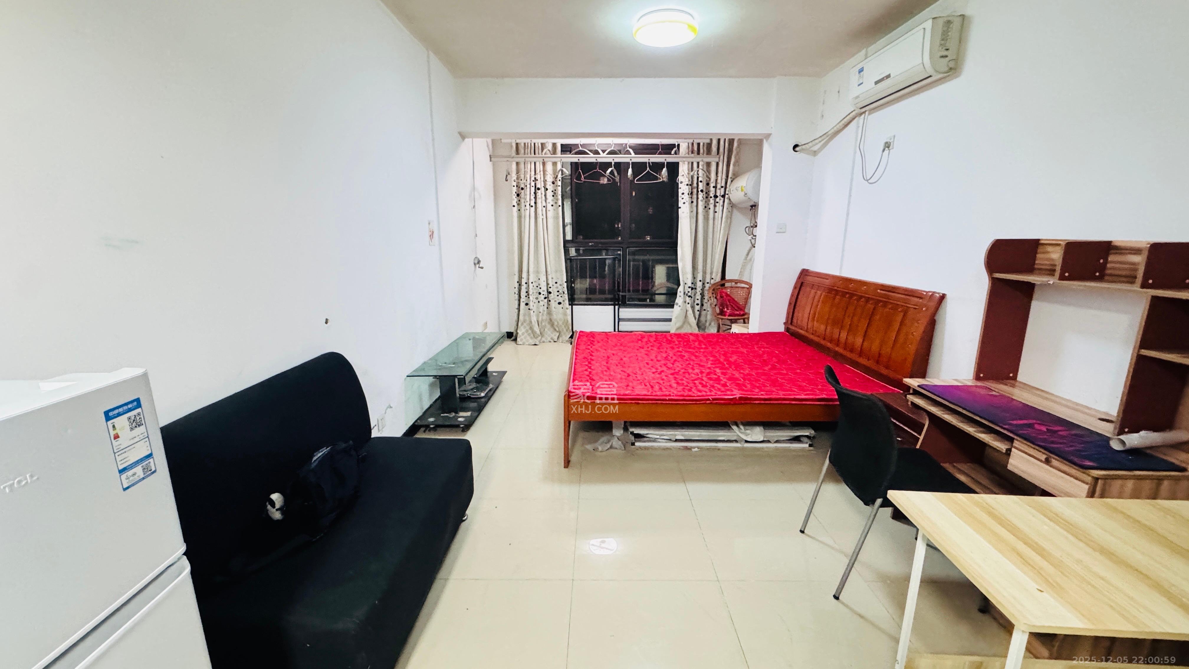 保利麓谷林语I区  1室1厅1卫    1300.0元/月