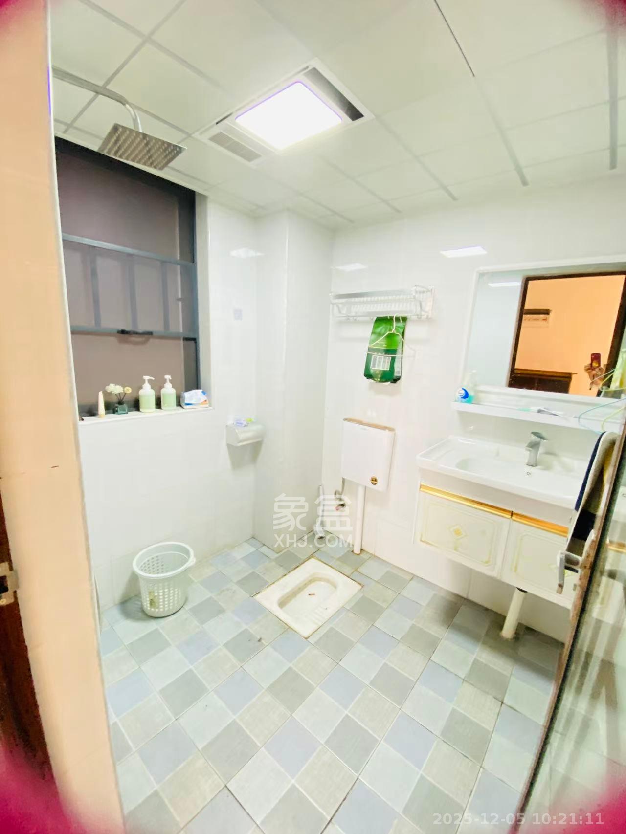 东宜兰园  3室2厅2卫    2300.0元/月室内图