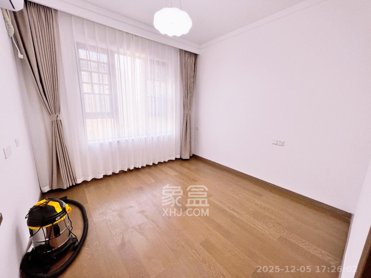 龙湖铂金中心(龙湖春江郦城) 3室2厅1卫 8000.0元/月 龙湖铂金中心(龙湖春江郦城) 3室2厅1卫 8000.0元/月室内图