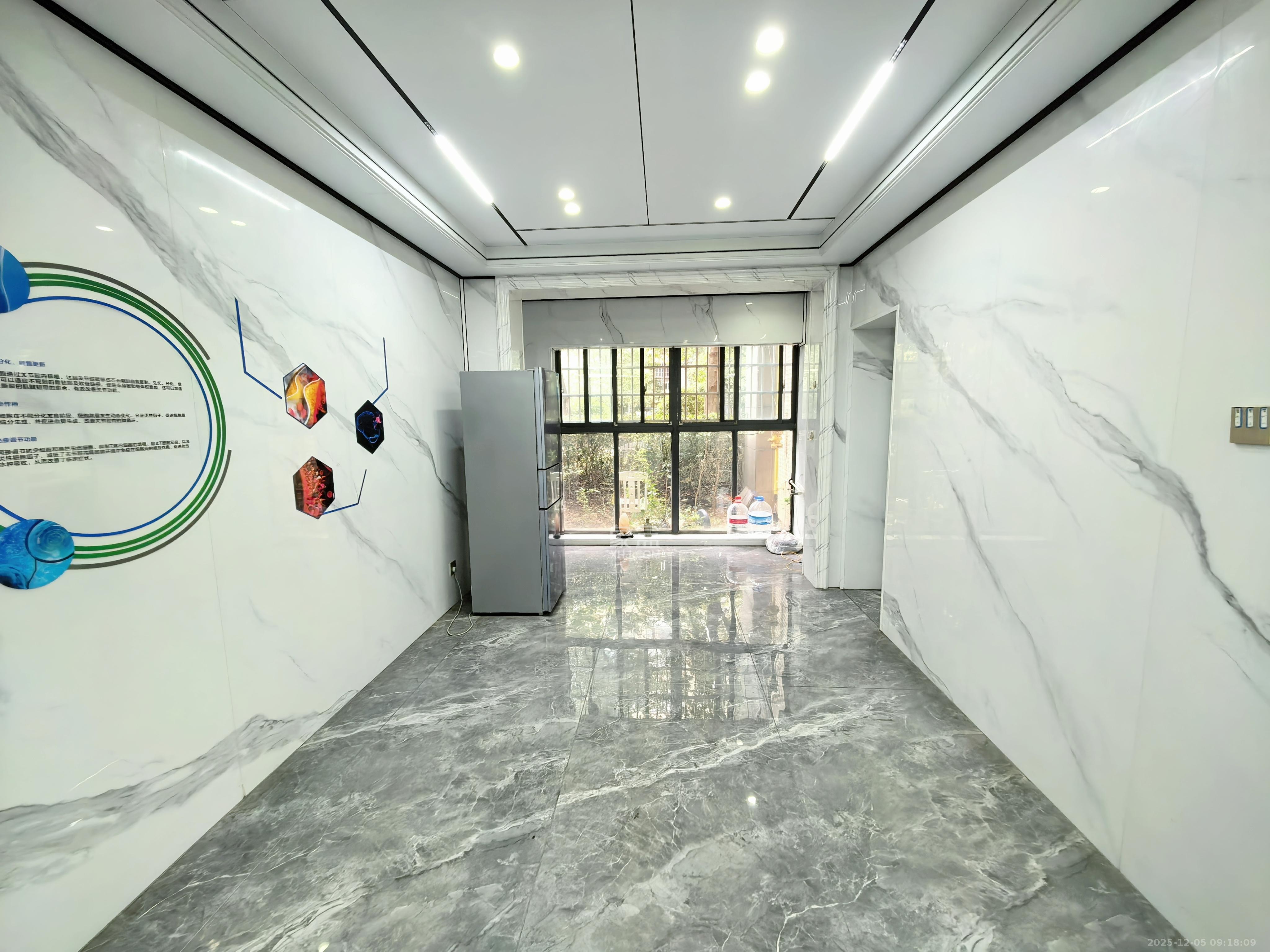 中城丽景香山园 3室2厅2卫 3500.0元/月 中城丽景香山园 3室2厅2卫 3500.0元/月室内图