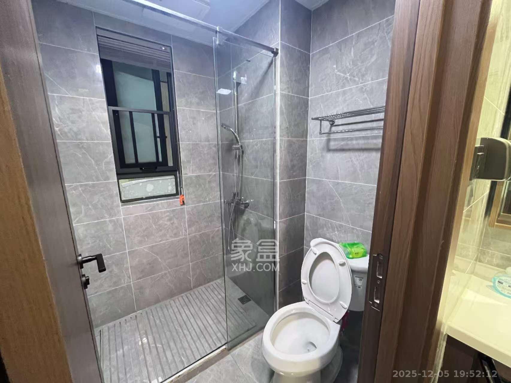 卓越中寰 3室2厅2卫 4300.0元/月 卓越中寰 3室2厅2卫 4300.0元/月室内图