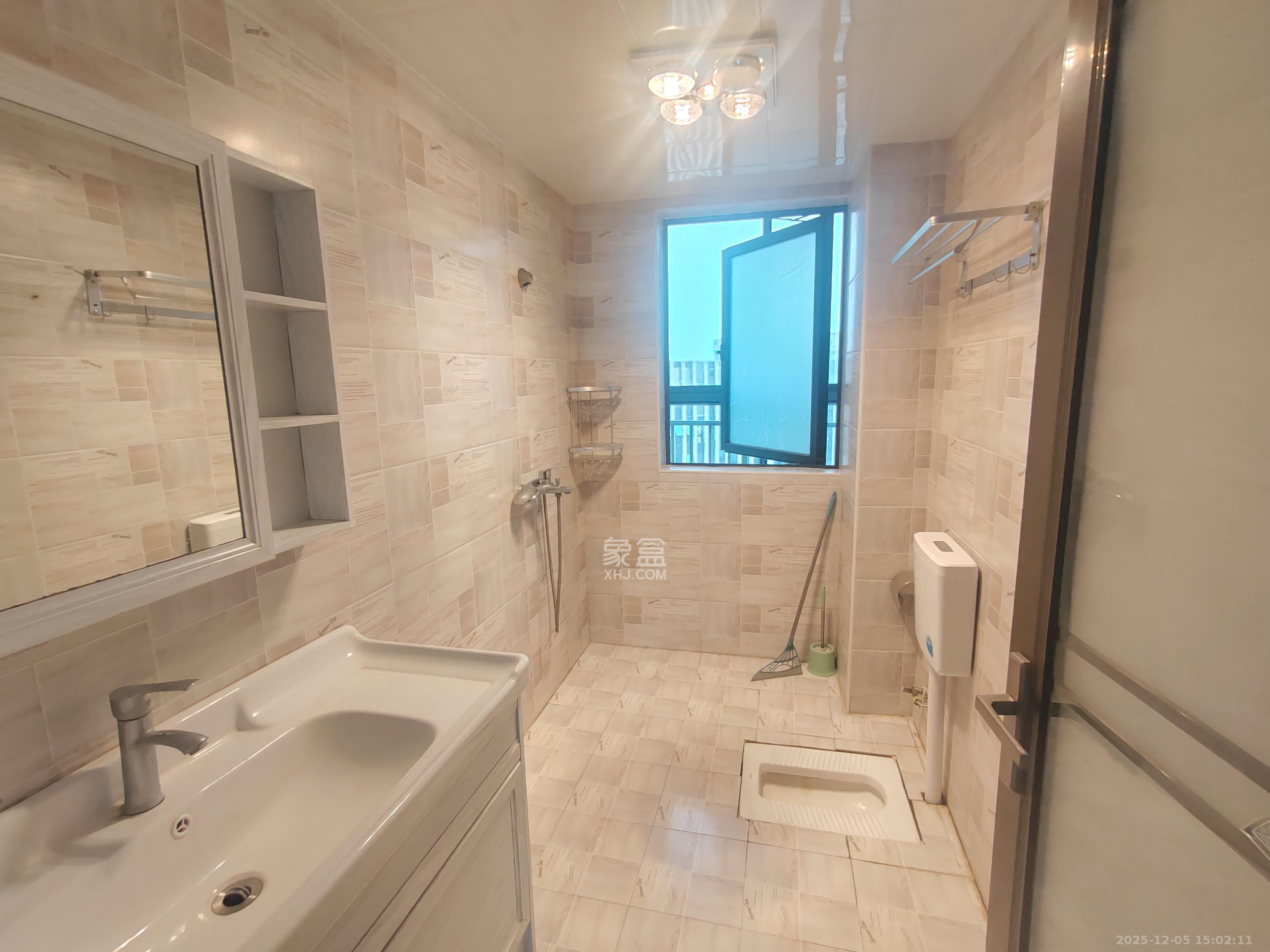 玛丽的花园(金色阳光家园) 3室2厅2卫 2200.0元/月 玛丽的花园(金色阳光家园) 3室2厅2卫 2200.0元/月室内图