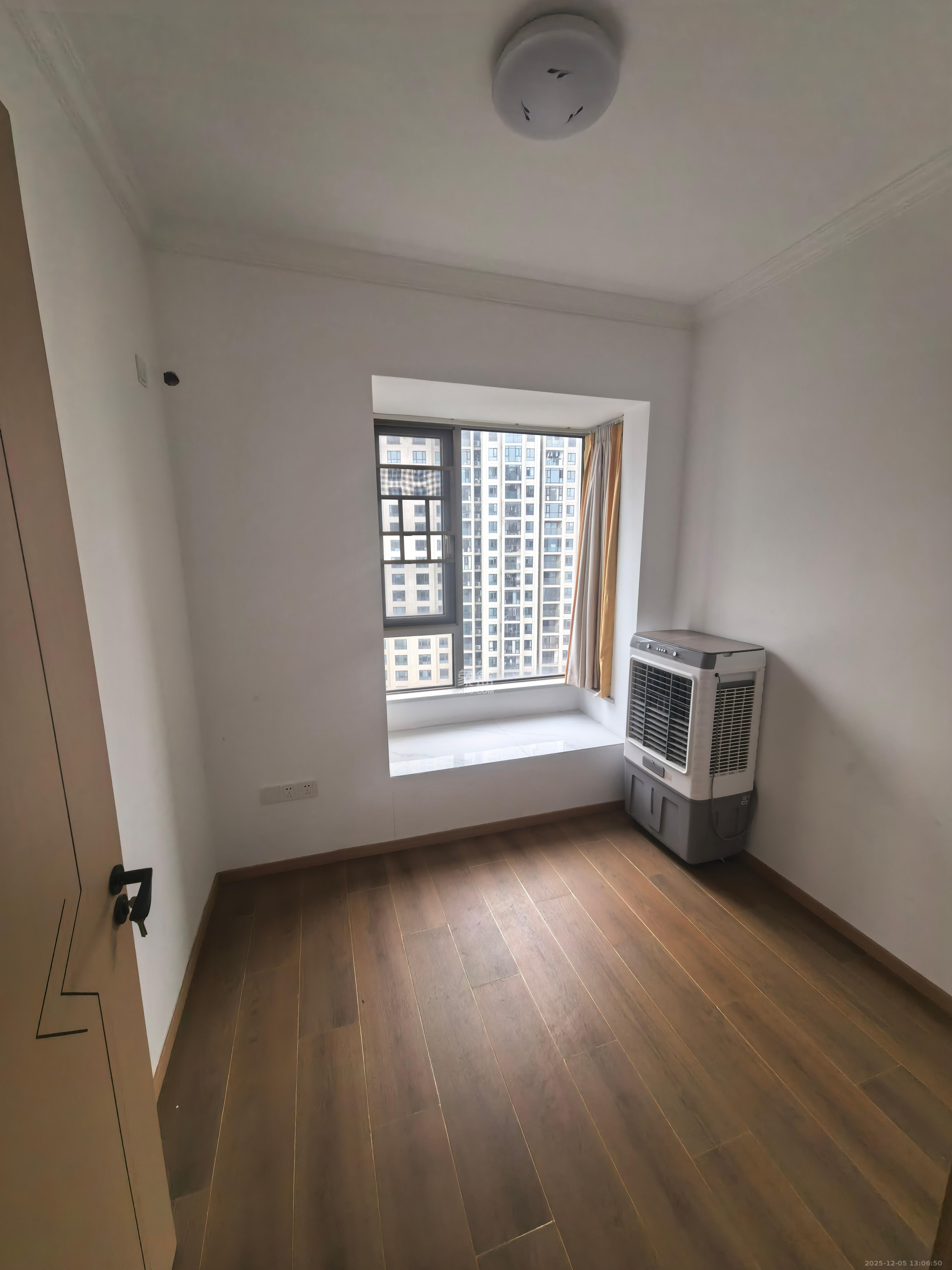 梅溪湖金茂湾  4室2厅2卫    2800.0元/月室内图