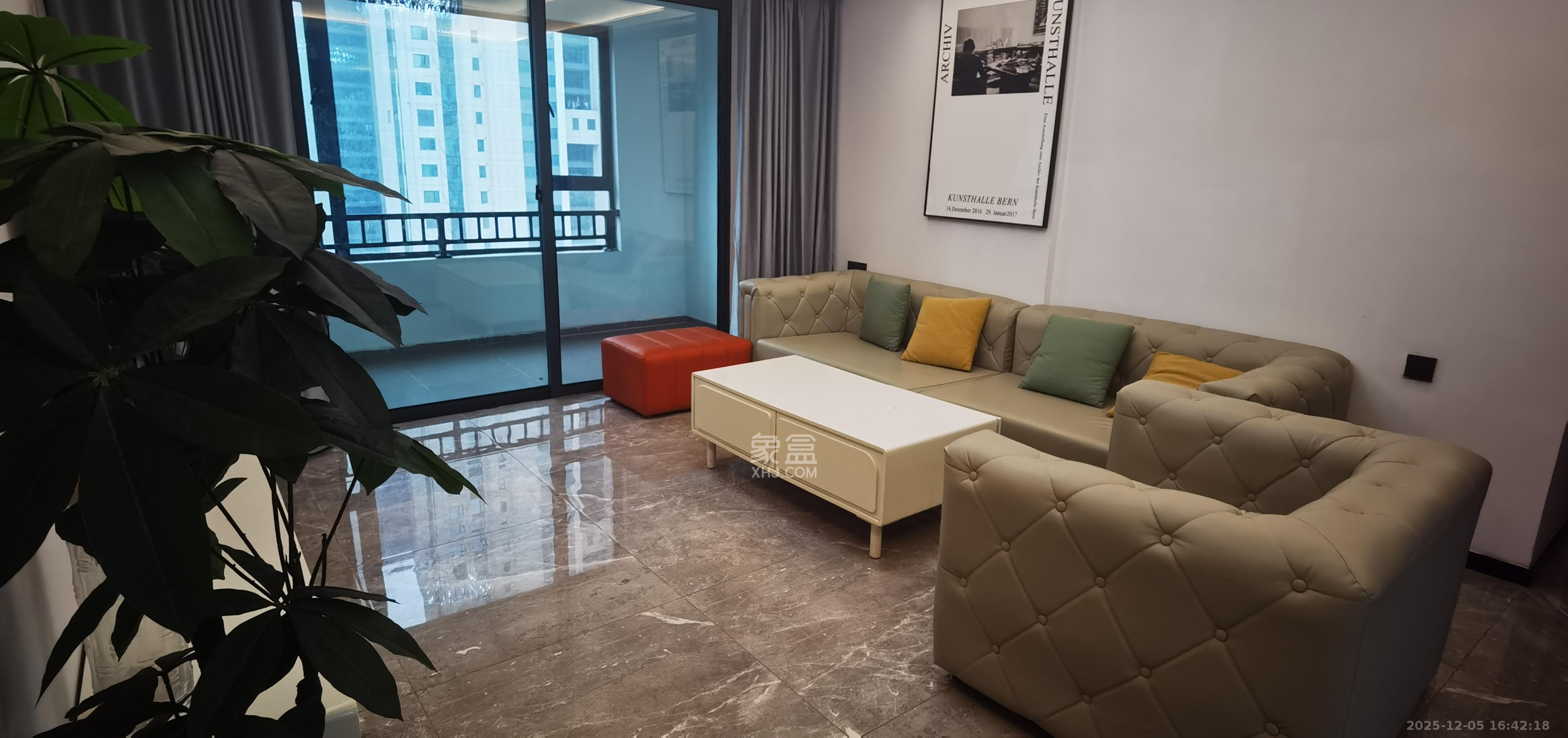 欣利梅溪左岸 4室2厅2卫 4000.0元/月 欣利梅溪左岸 4室2厅2卫 4000.0元/月室内图