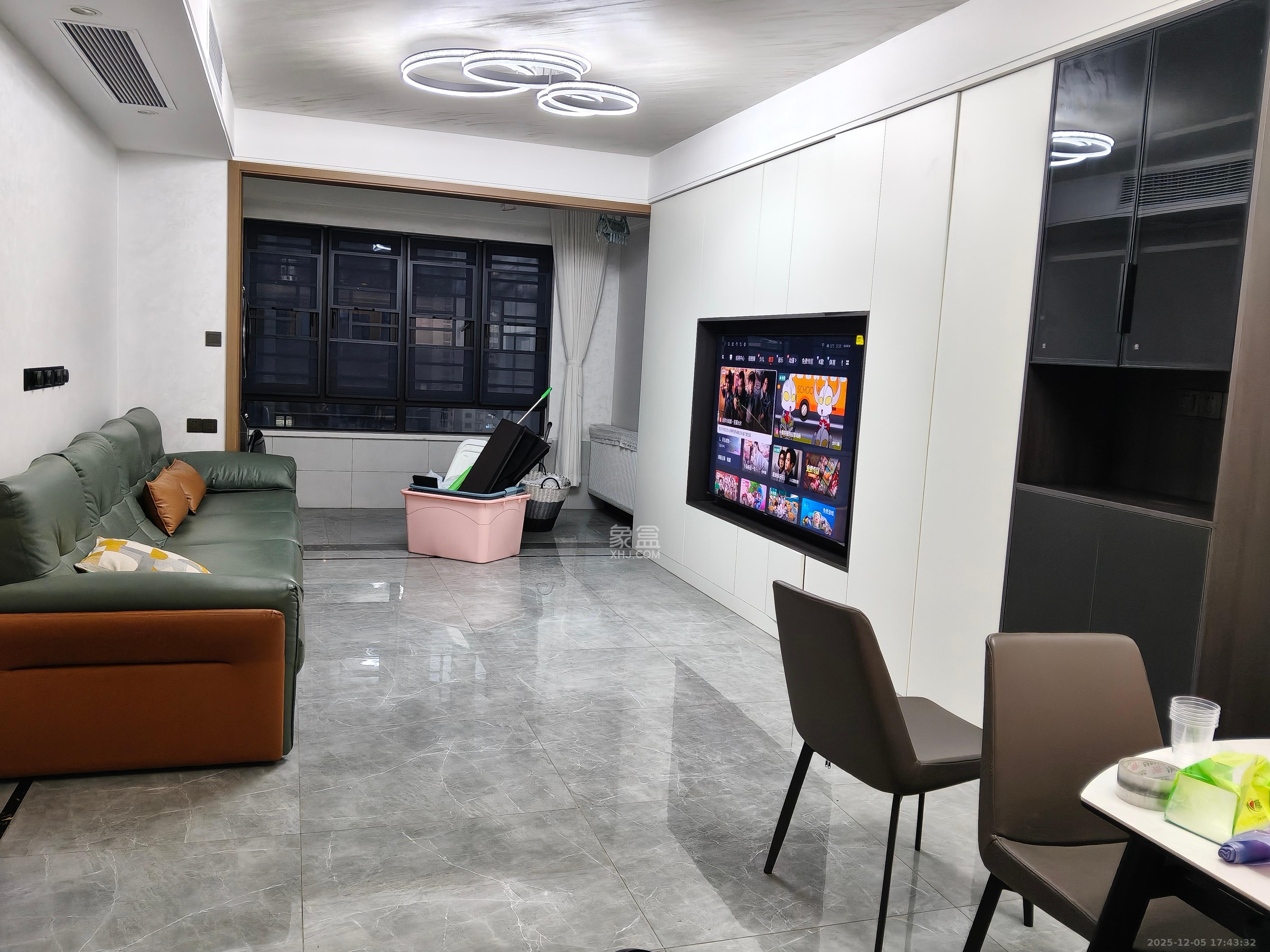 卓越江岸  4室2厅2卫    5500.0元/月