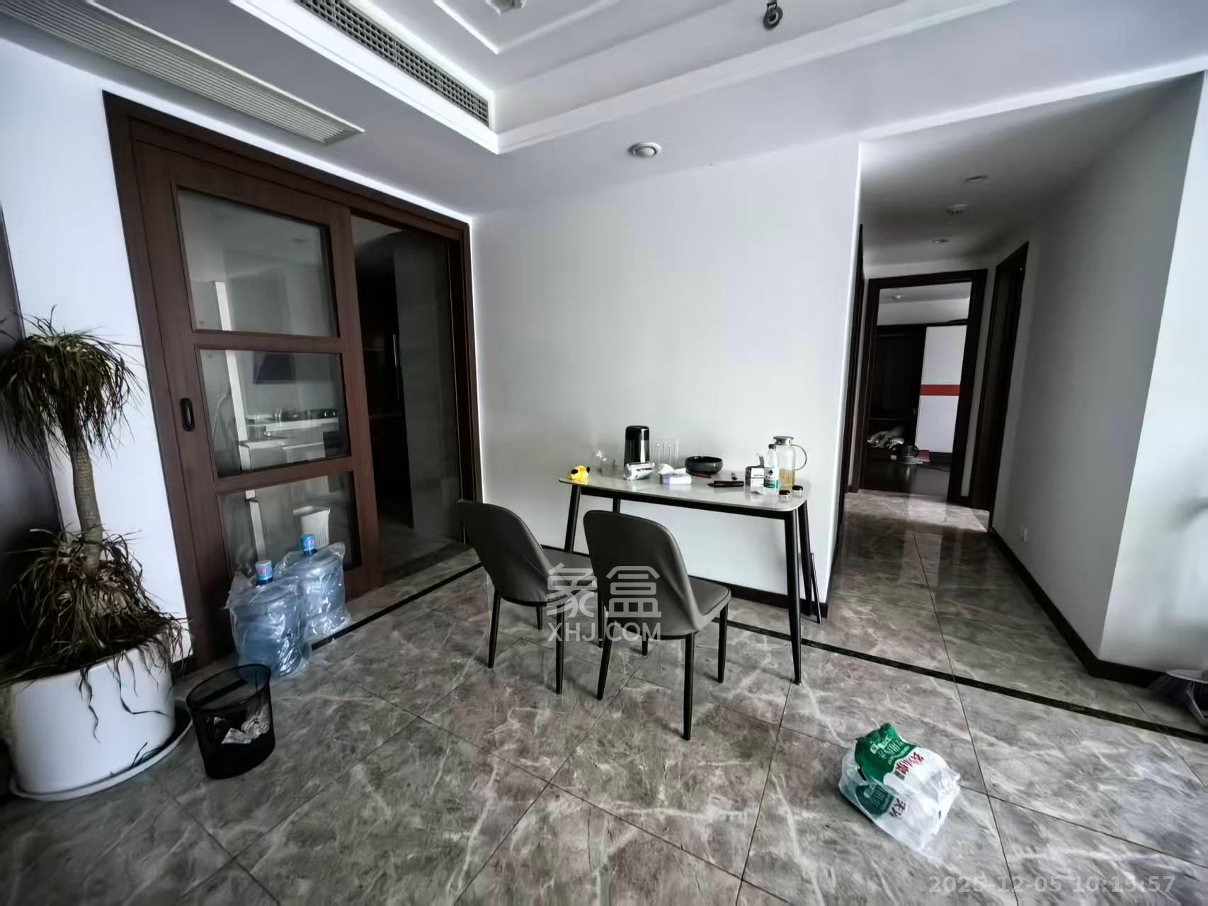 绿地长沙城际空间站(绿地新里佳苑) 3室2厅2卫 3300.0元/月 绿地长沙城际空间站(绿地新里佳苑) 3室2厅2卫 3300.0元/月室内图