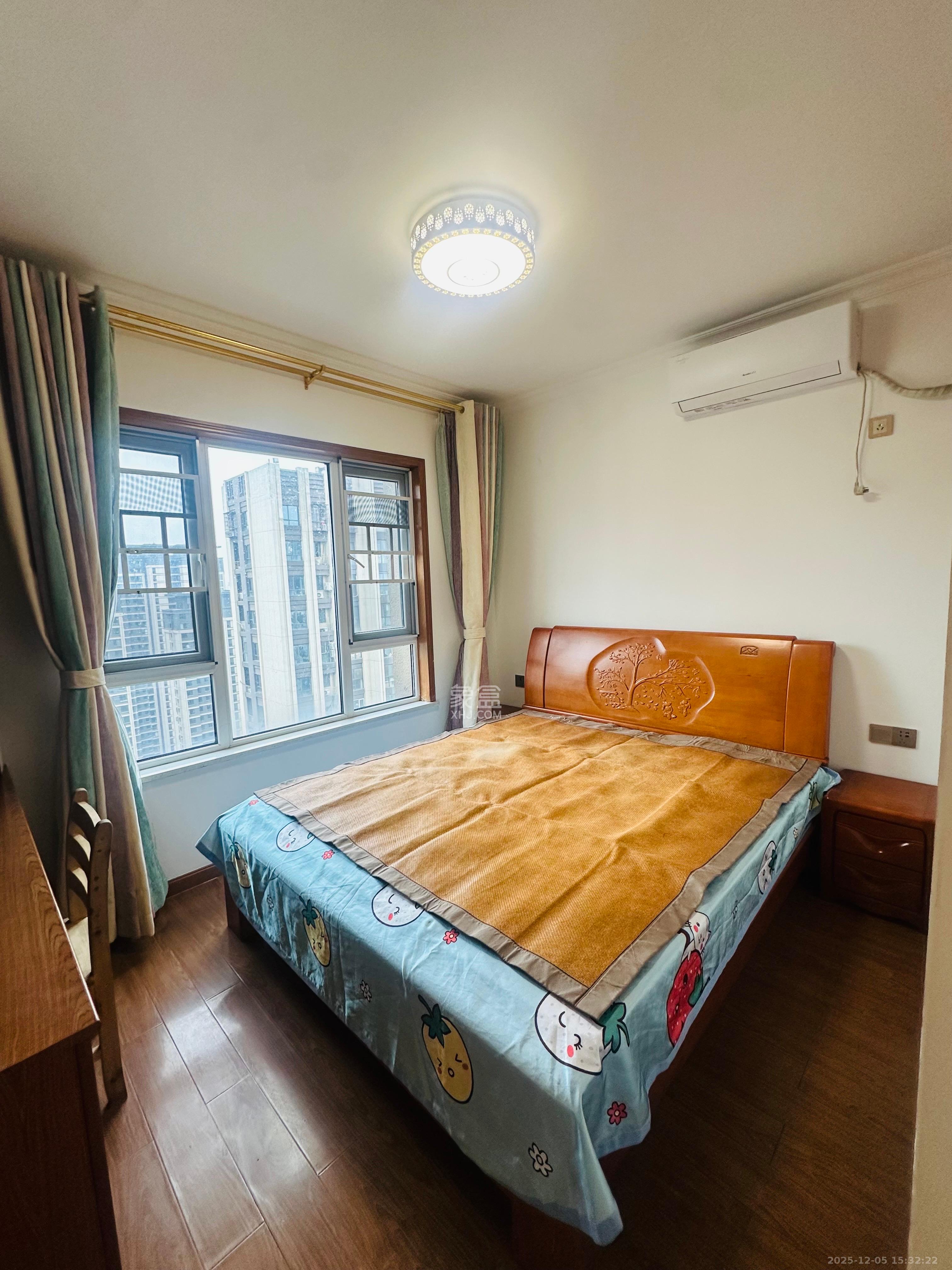 绿地之窗  3室2厅1卫    2700.0元/月室内图