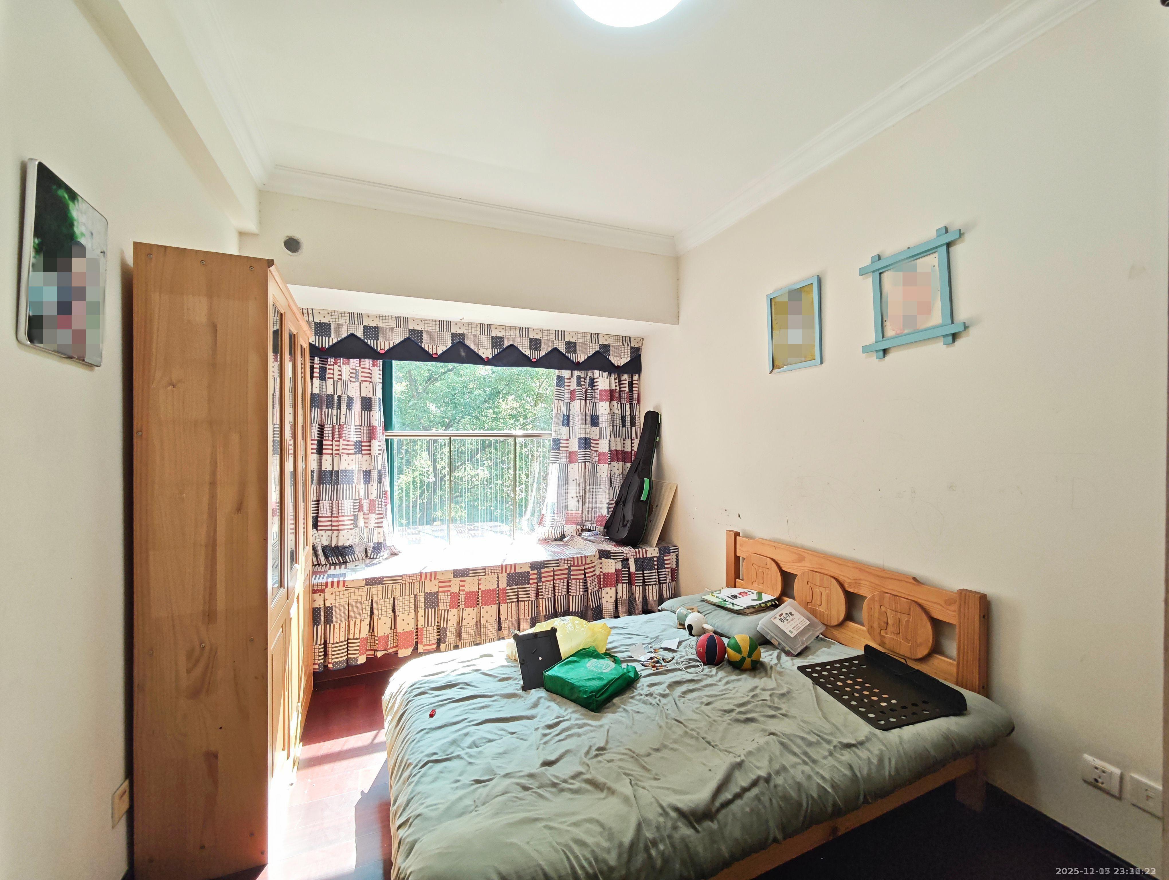 恒大城 4室2厅2卫 2400.0元/月 恒大城 4室2厅2卫 2400.0元/月室内图