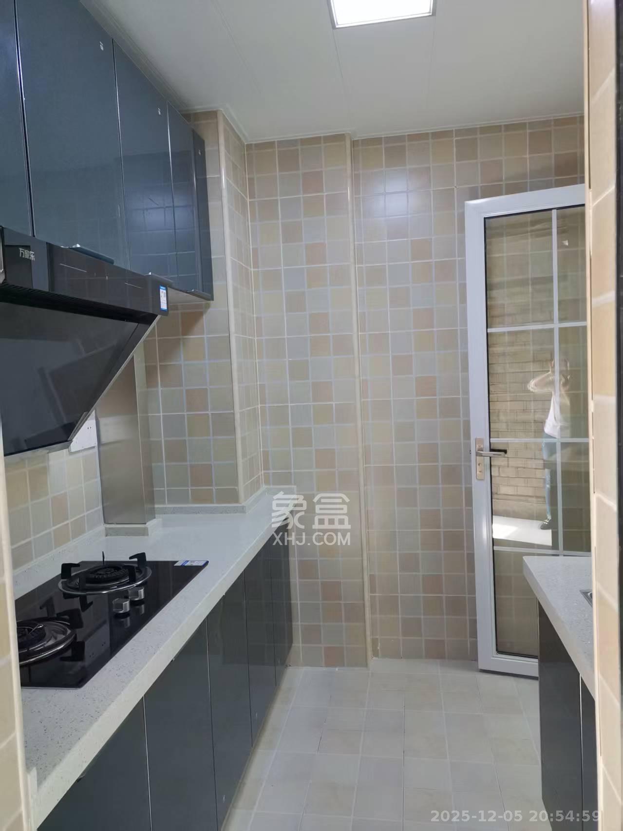 锦绣世纪 2室2厅1卫 2500.0元/月 锦绣世纪 2室2厅1卫 2500.0元/月室内图