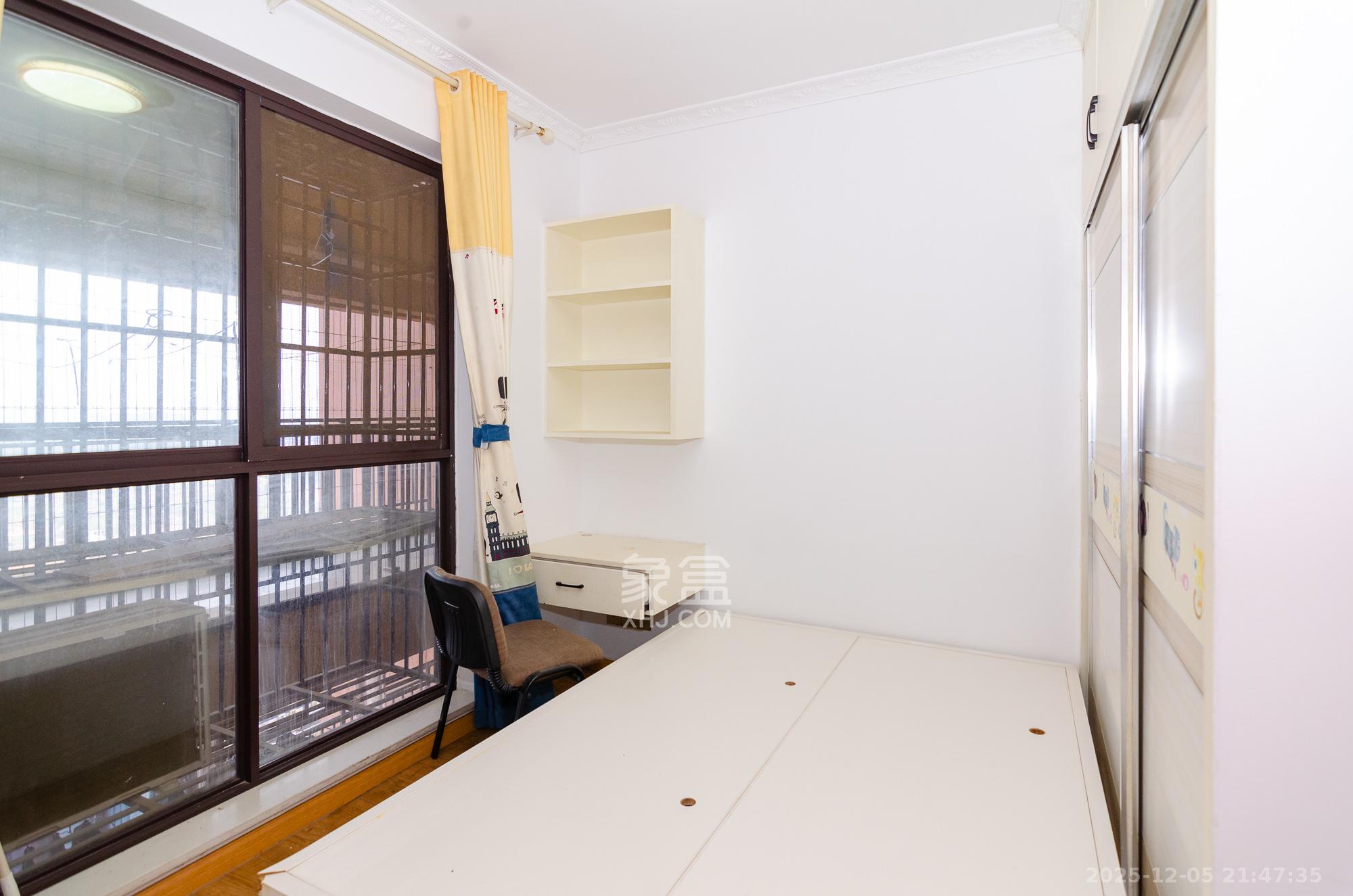 新城国际花都  3室2厅1卫    49.0万卧室