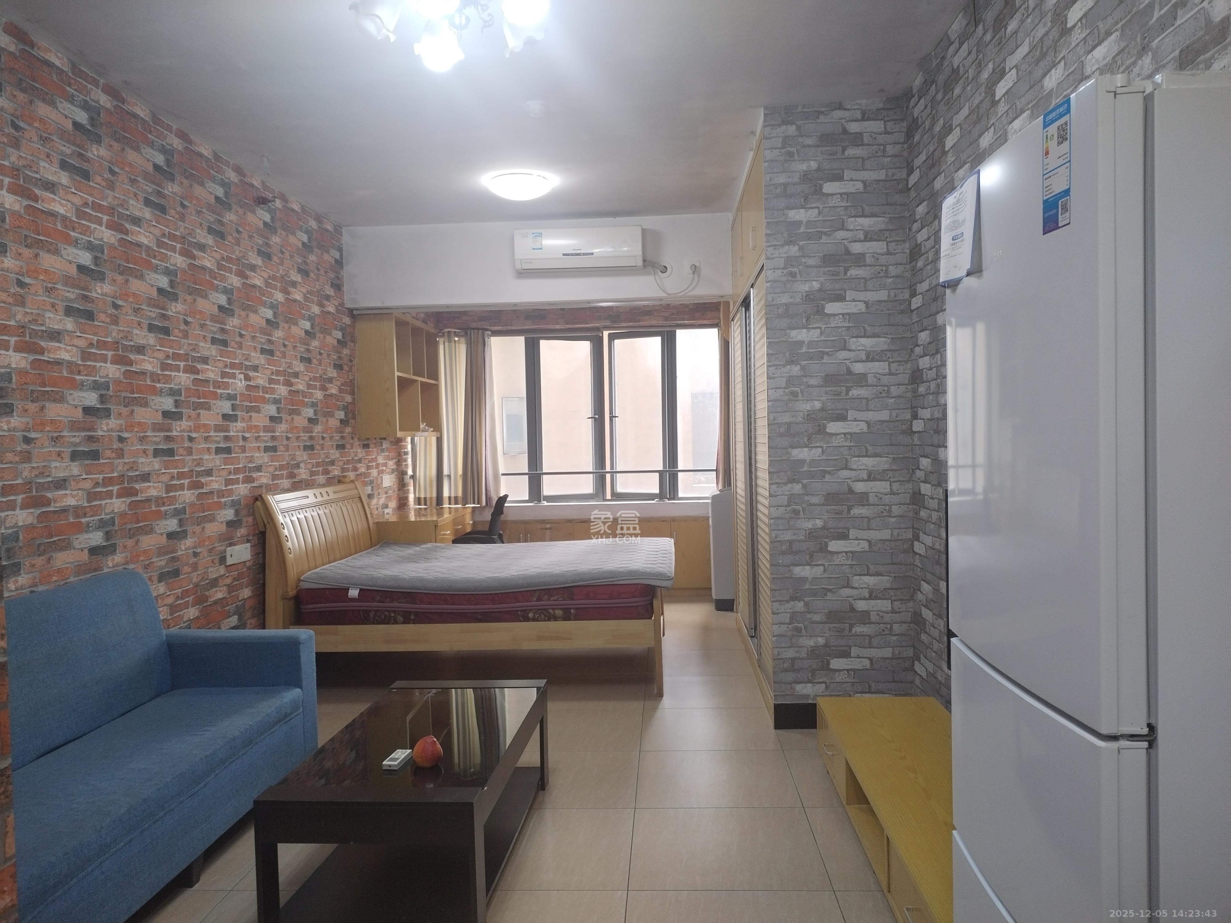 万博汇  1室1厅1卫    1400.0元/月