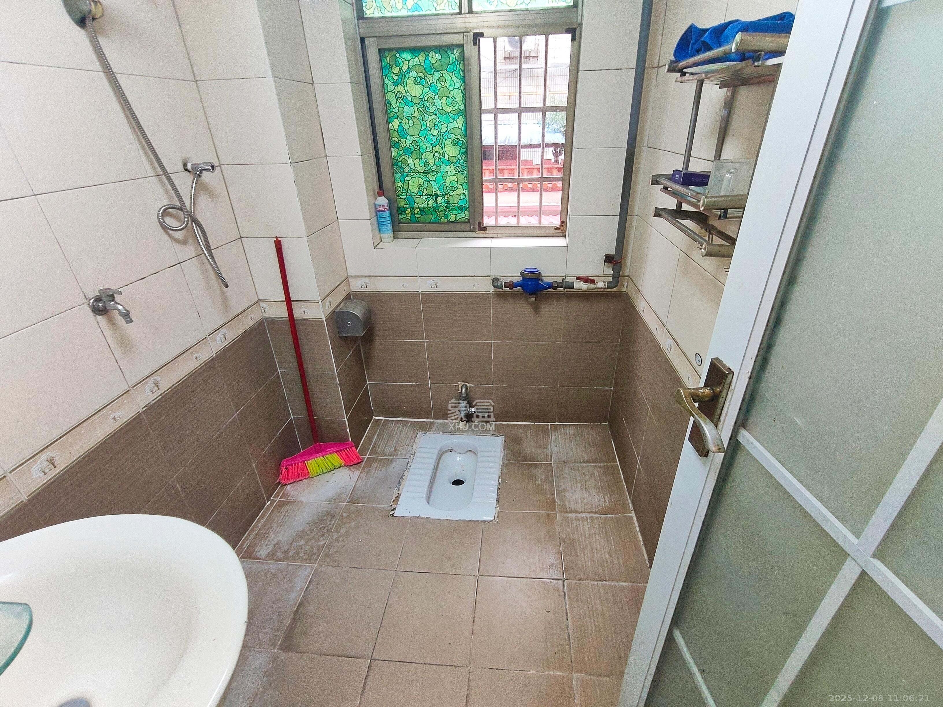 望兴家园  3室2厅2卫    2300.0元/月室内图