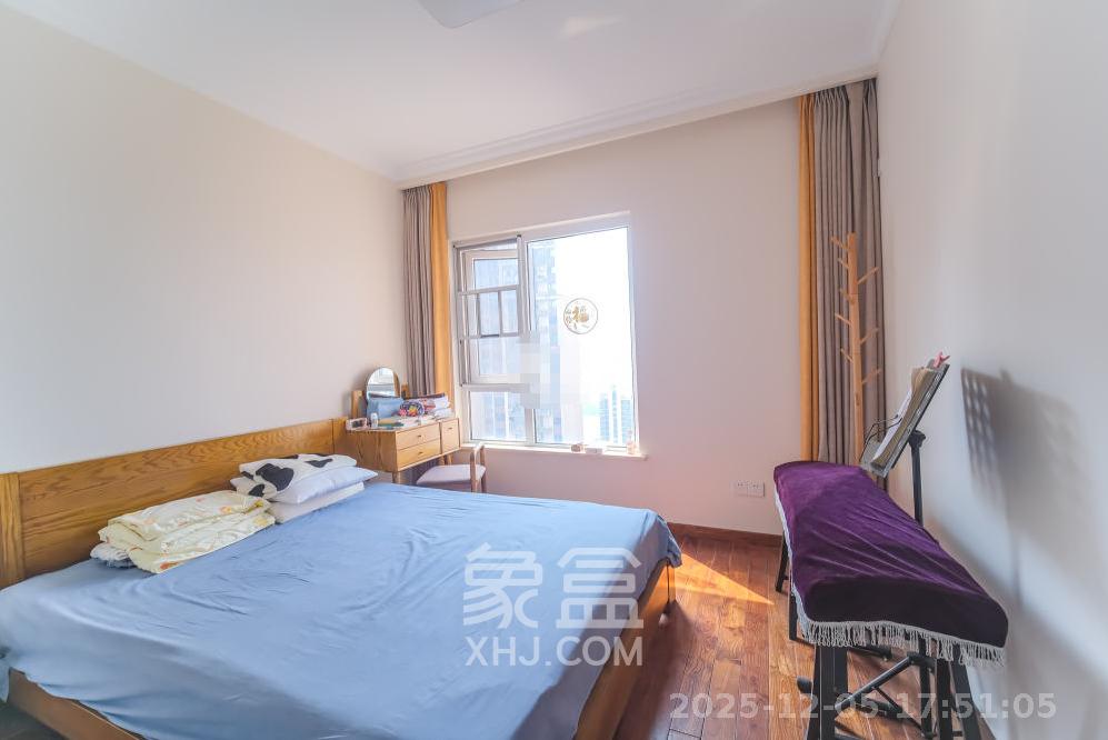 荣盛花语城  3室2厅1卫    2200.0元/月室内图