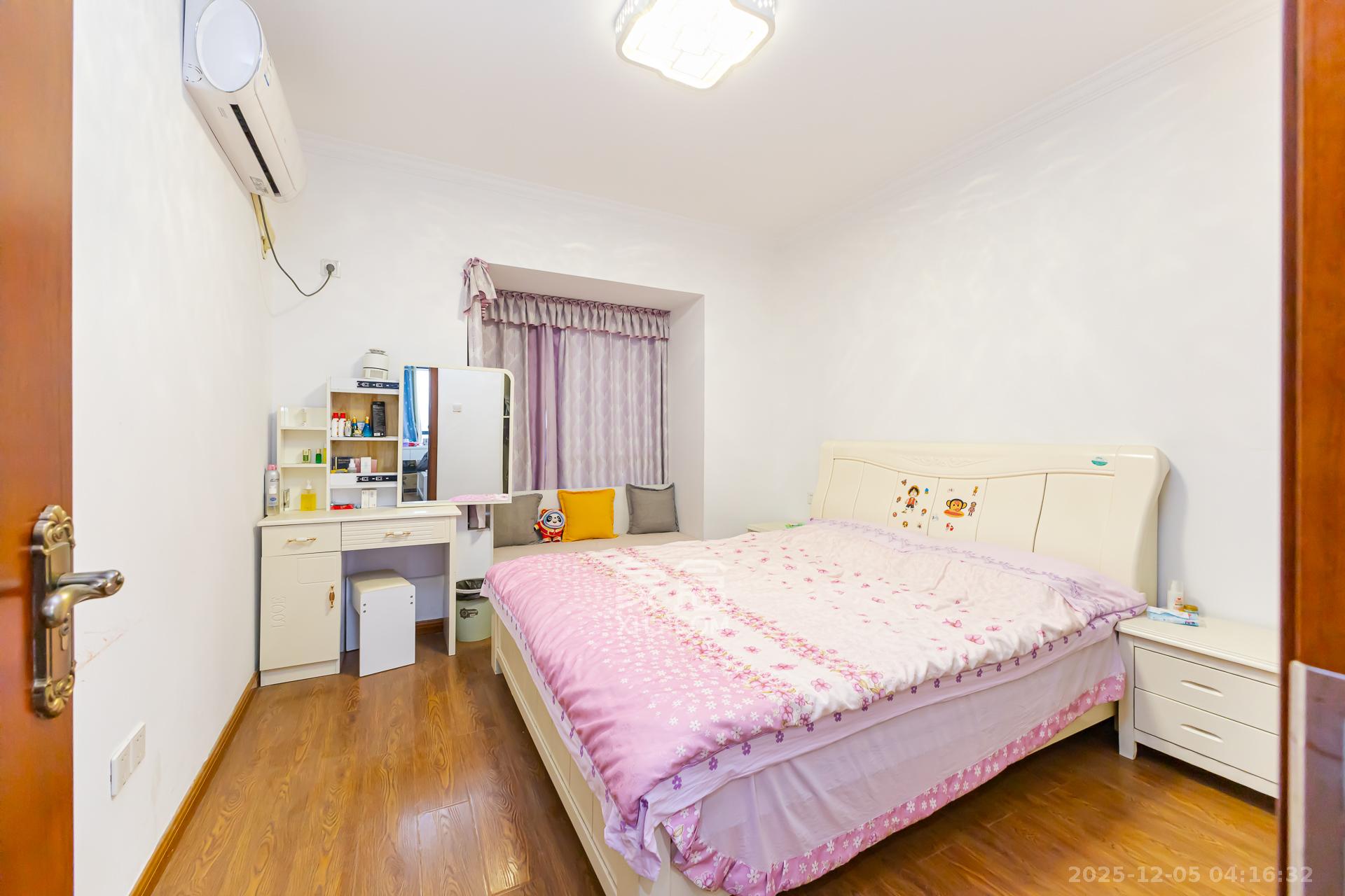 勤诚达新界 4室2厅2卫 86.0万 勤诚达新界 4室2厅2卫 86.0万卧室