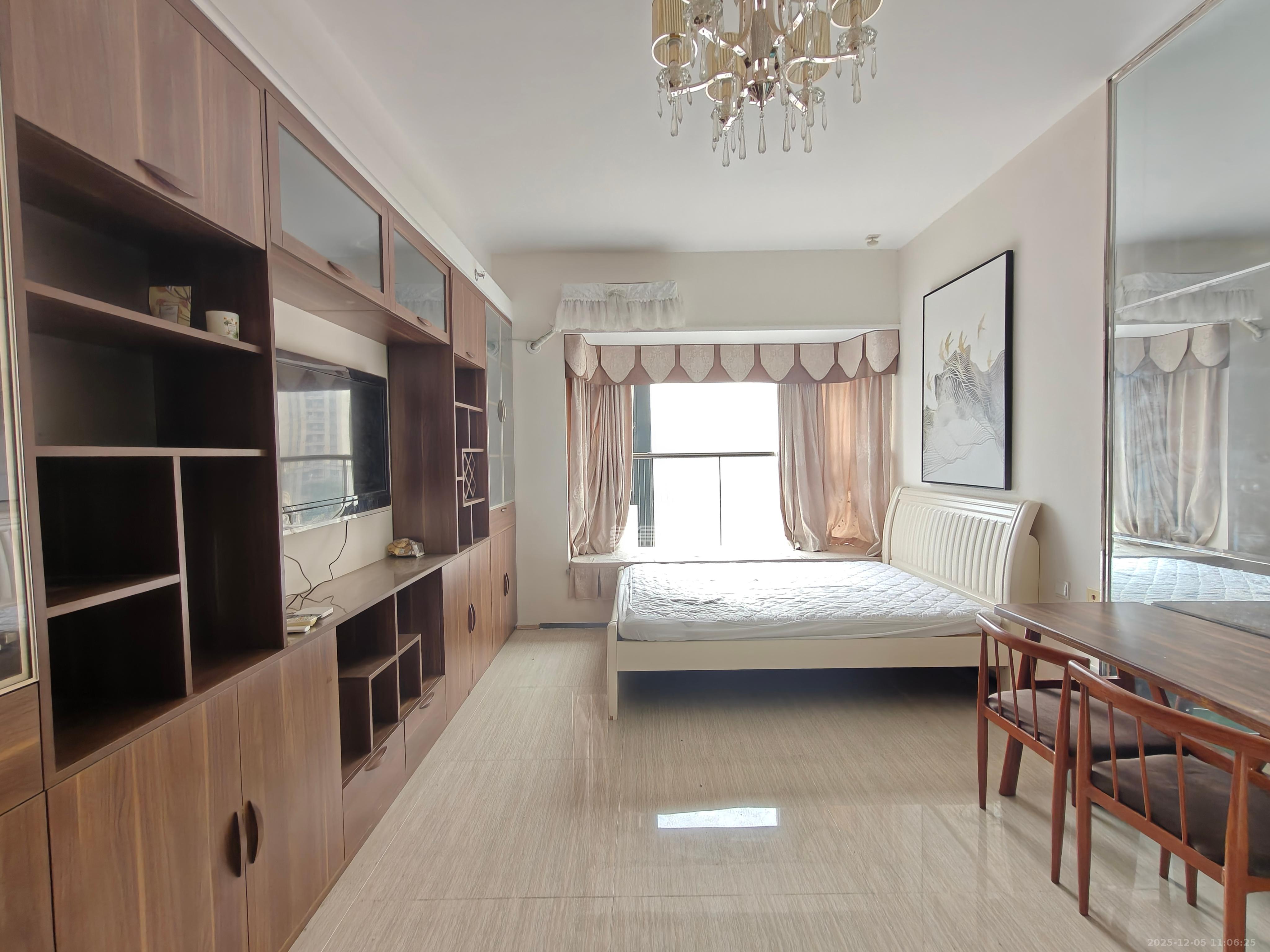 恒大国际广场  1室1厅1卫    1300.0元/月