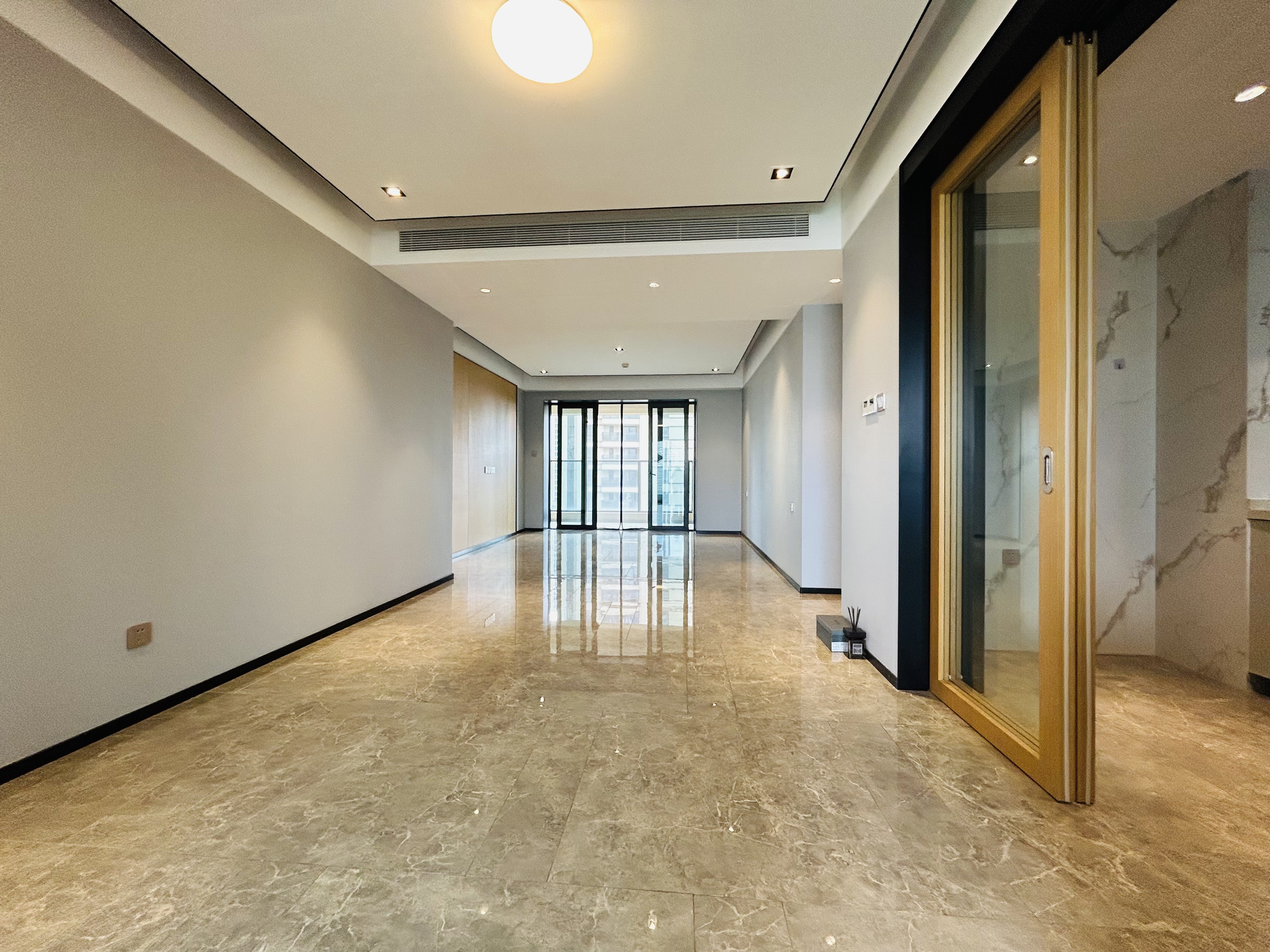 融创海口一号 3室2厅2卫 4300.0元/月 融创海口一号 3室2厅2卫 4300.0元/月室内图