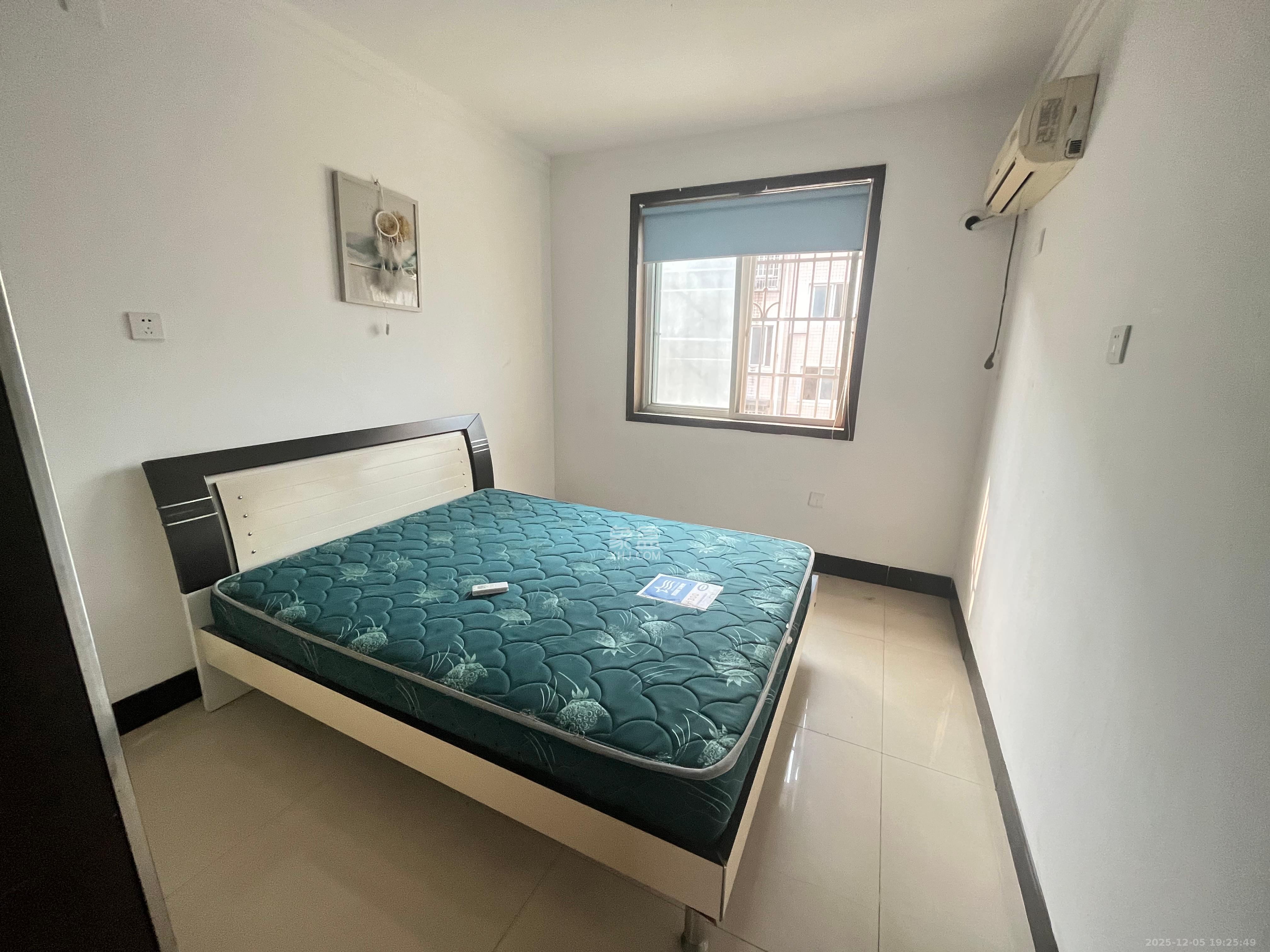 德政园  3室2厅1卫    1800.0元/月