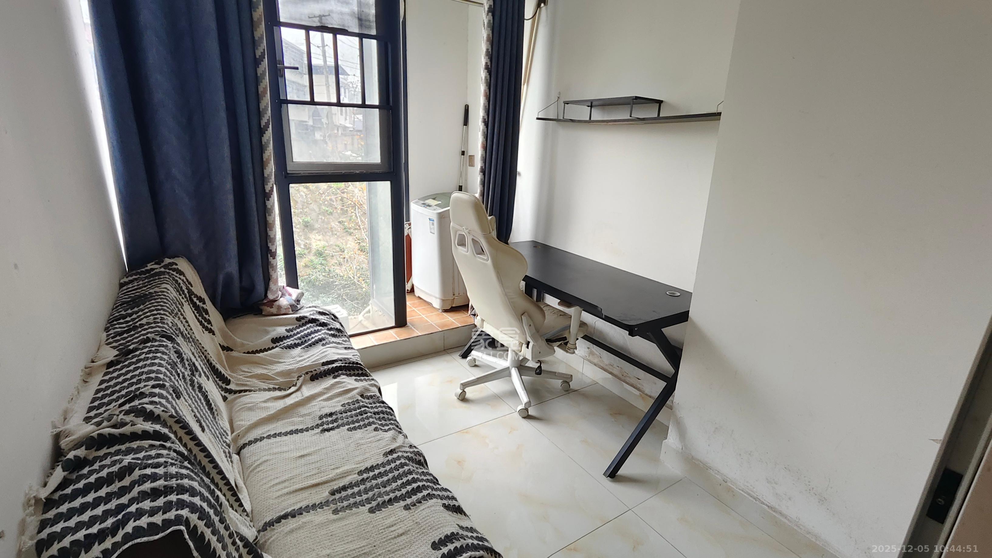 望兴景园二期（望兴西西里）  1室1厅1卫    1600.0元/月室内图