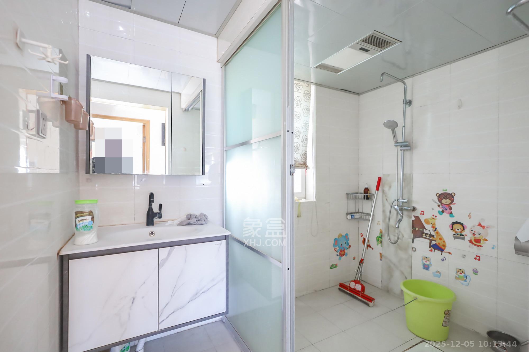 星蓝湾 3室2厅2卫 2800.0元/月 星蓝湾 3室2厅2卫 2800.0元/月室内图