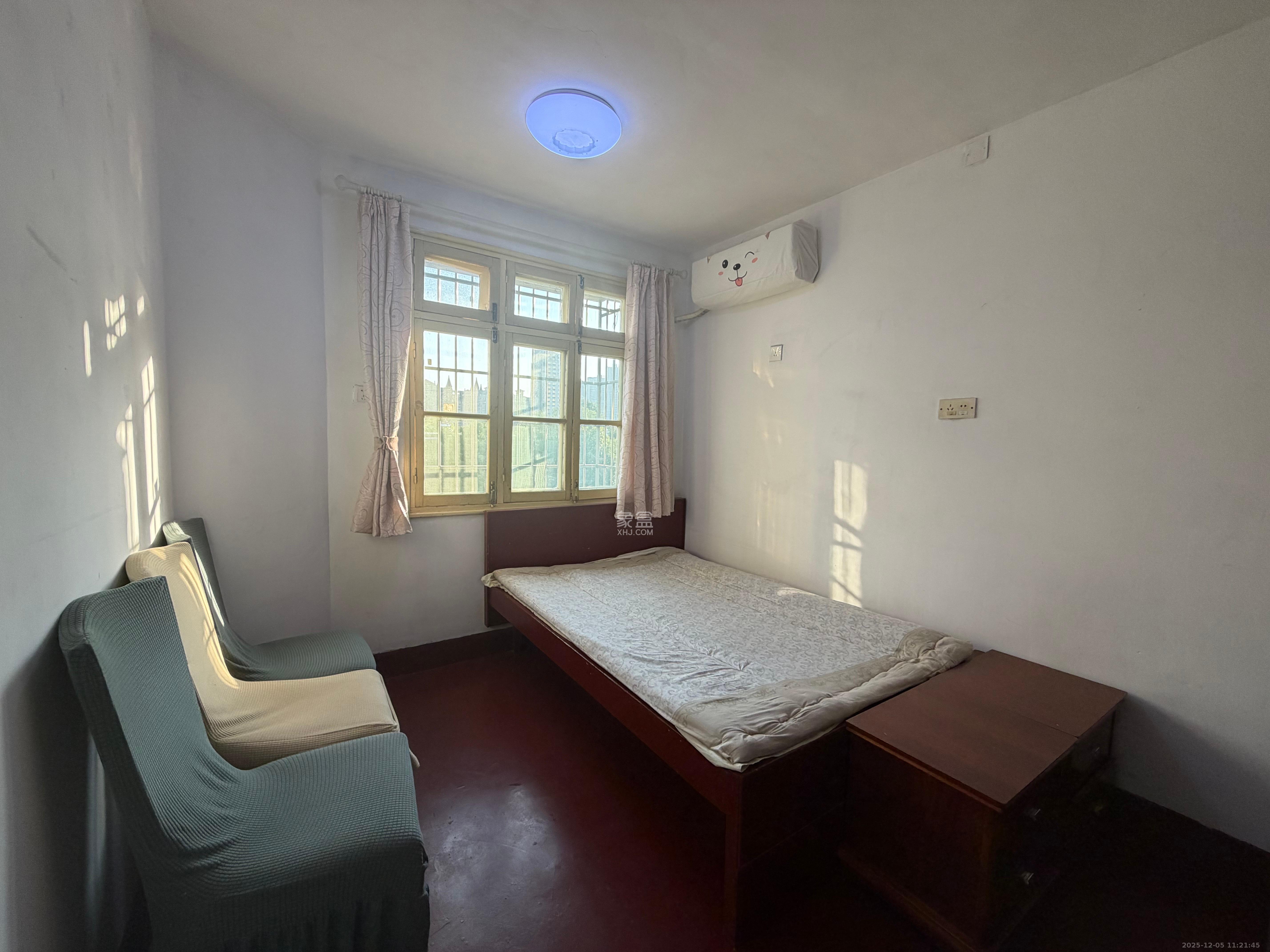 丽臣小区 3室1厅1卫 1300.0元/月 丽臣小区 3室1厅1卫 1300.0元/月室内图