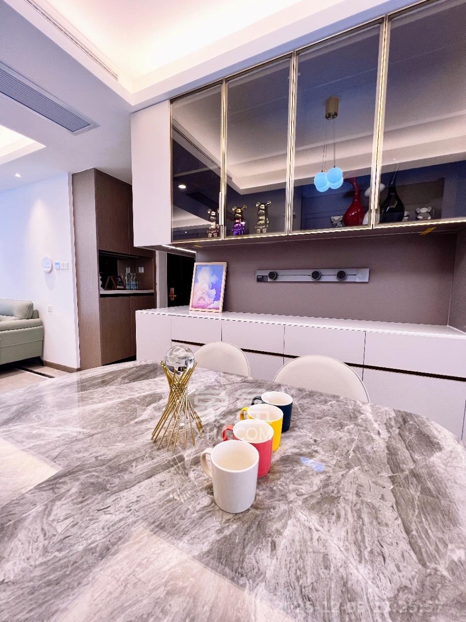 龙湖铂金中心(龙湖春江郦城) 3室2厅1卫 8000.0元/月 龙湖铂金中心(龙湖春江郦城) 3室2厅1卫 8000.0元/月室内图