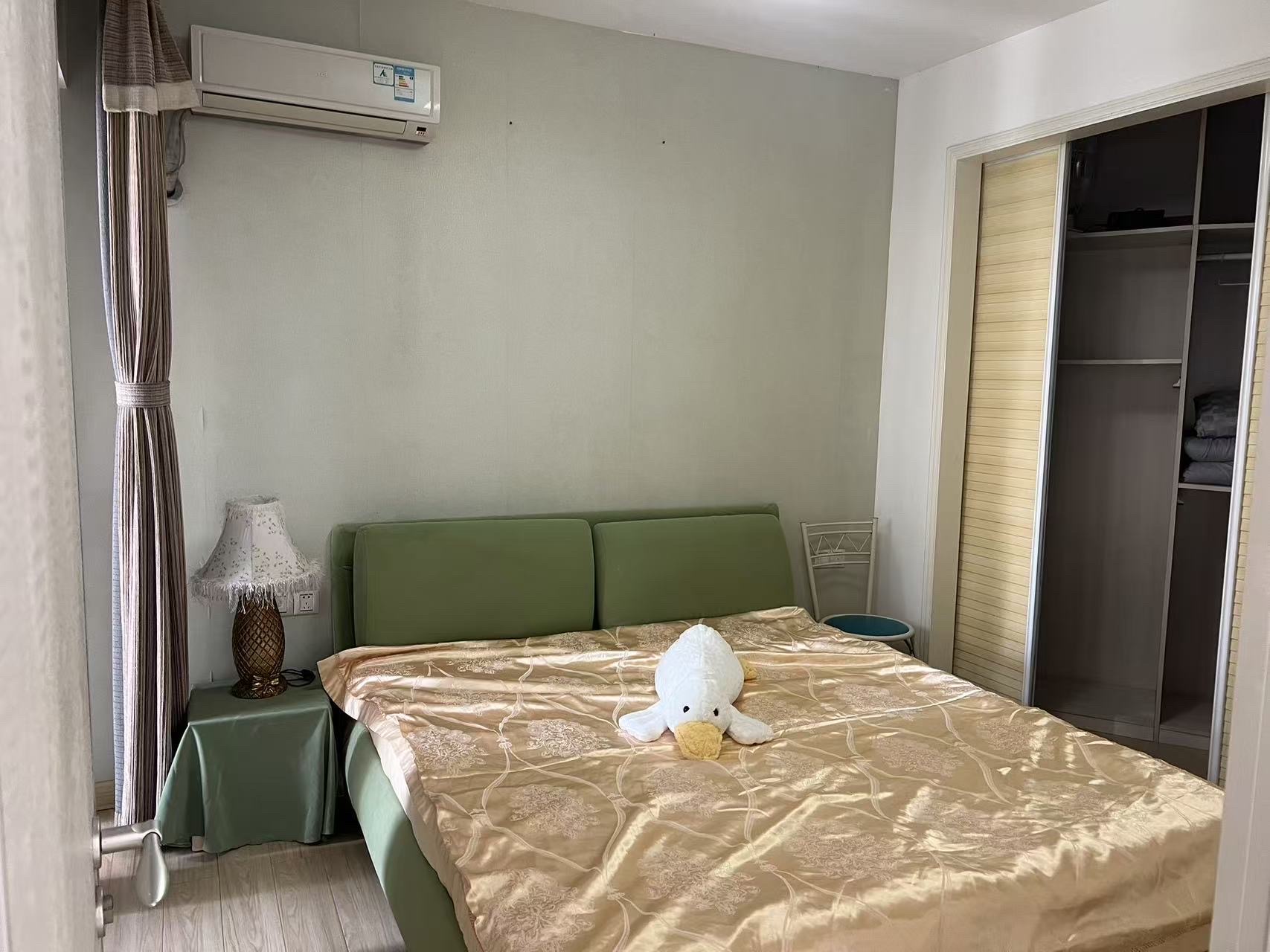 宝华海景  1室2厅1卫    120.0万