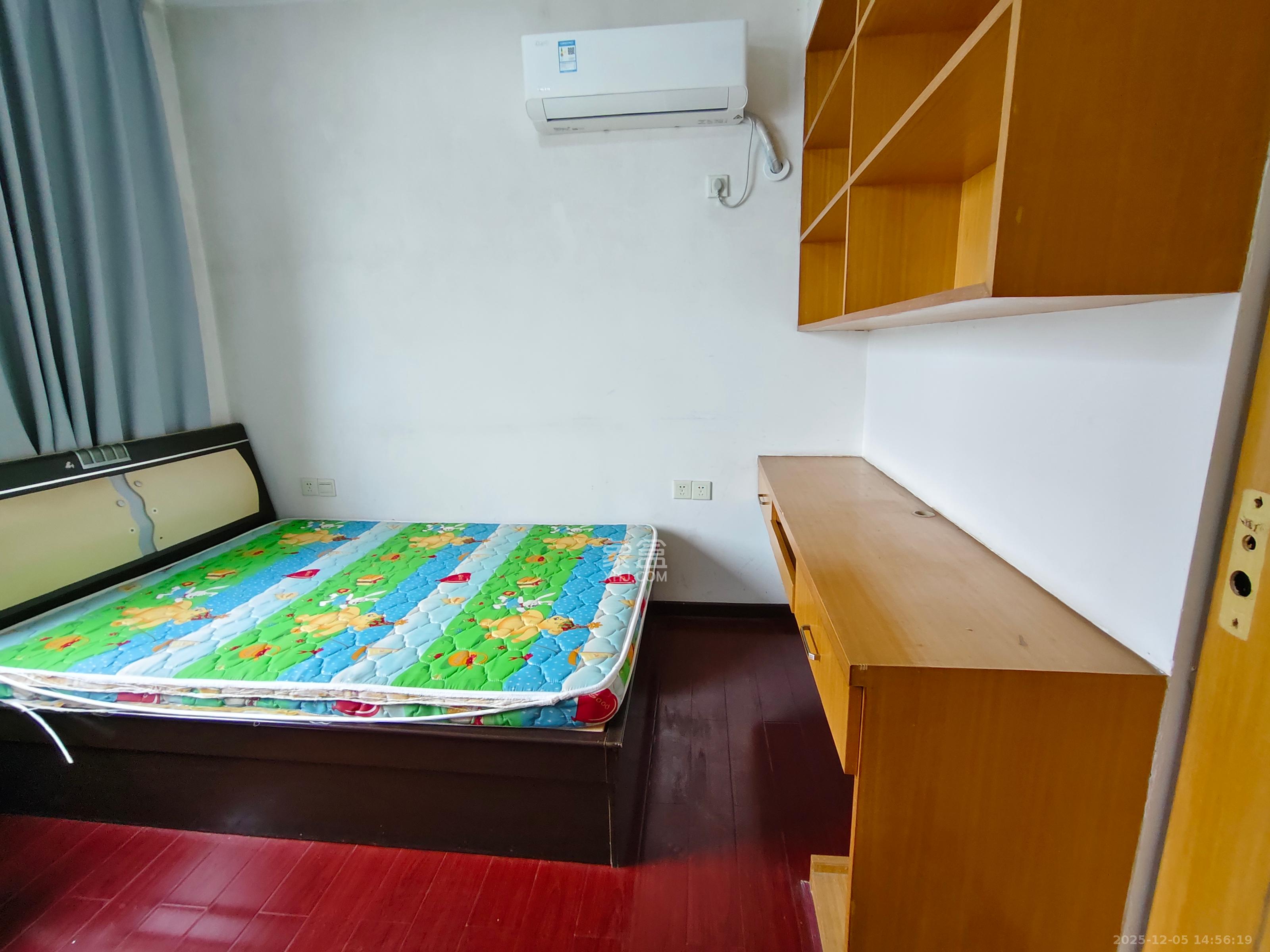 银港水晶城 2室2厅1卫 2200.0元/月 银港水晶城 2室2厅1卫 2200.0元/月室内图